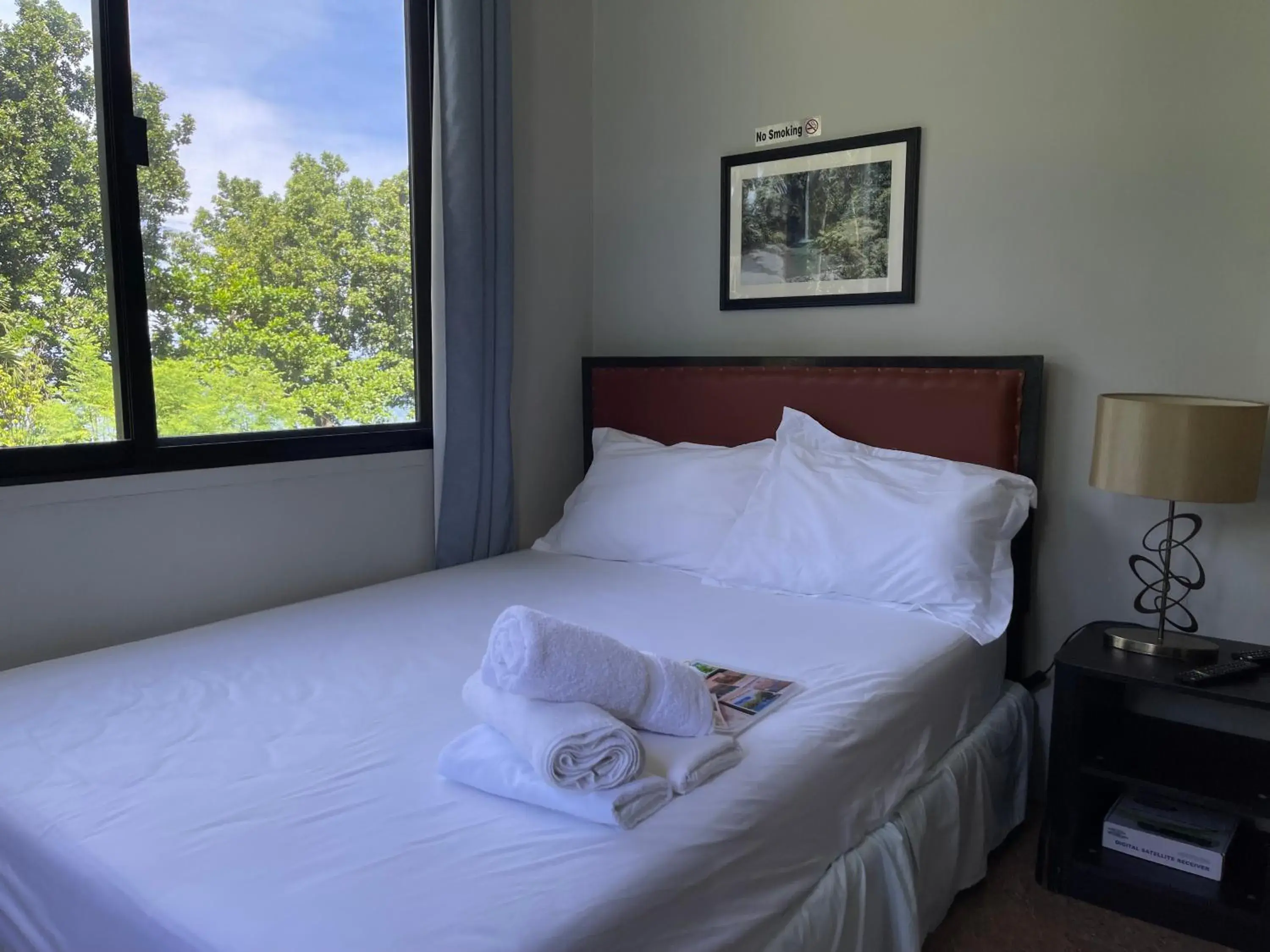 Budget Double Room in Seaside traveler's Inn by Camiguin Island Home Budget Double Room in Seaside traveler's Inn by Camiguin Island Home