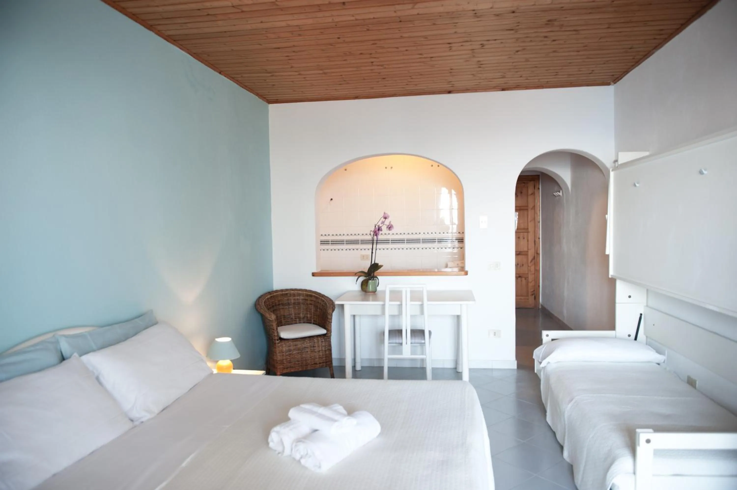 Photo of the whole room, Bed in Paradise Relais Villa Janto'