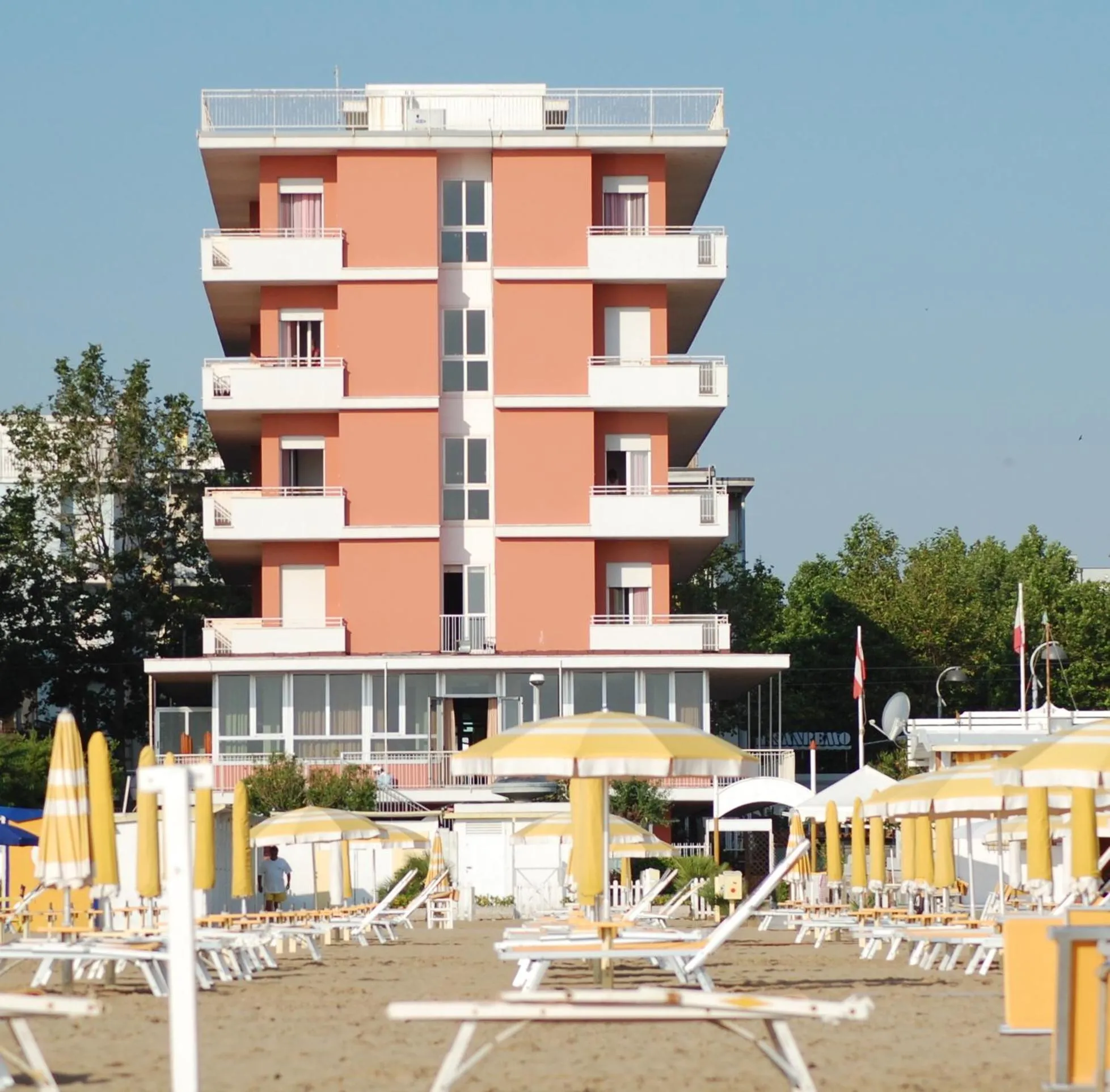 Property building in Hotel Nelson