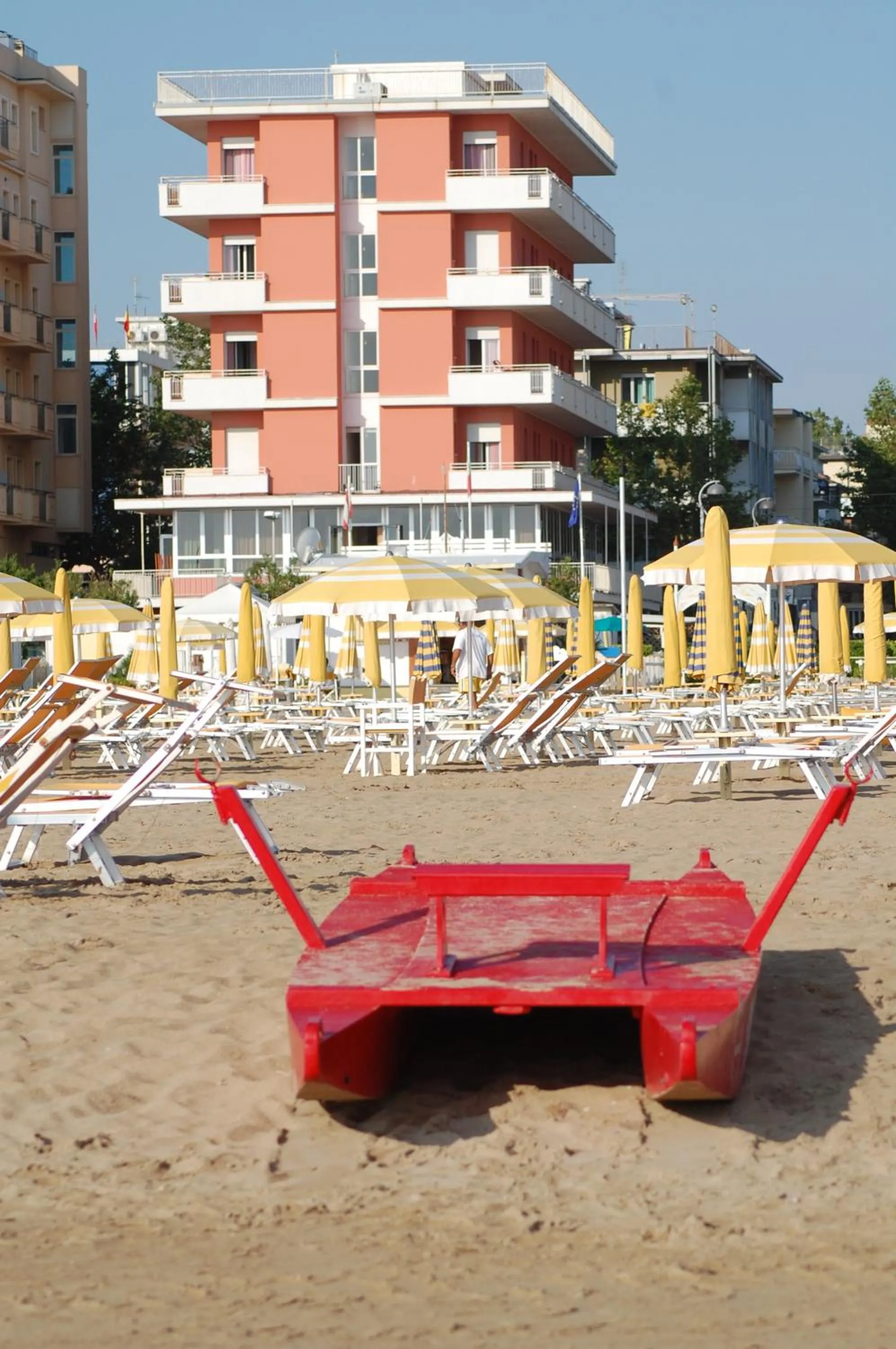 Summer in Hotel Nelson