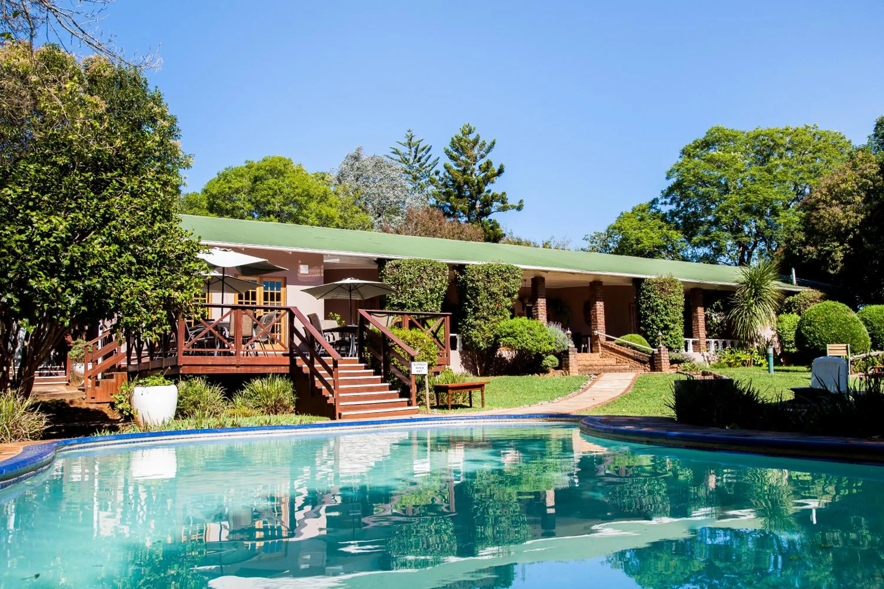 Garden in The Manderson Hotel and Conference Centre