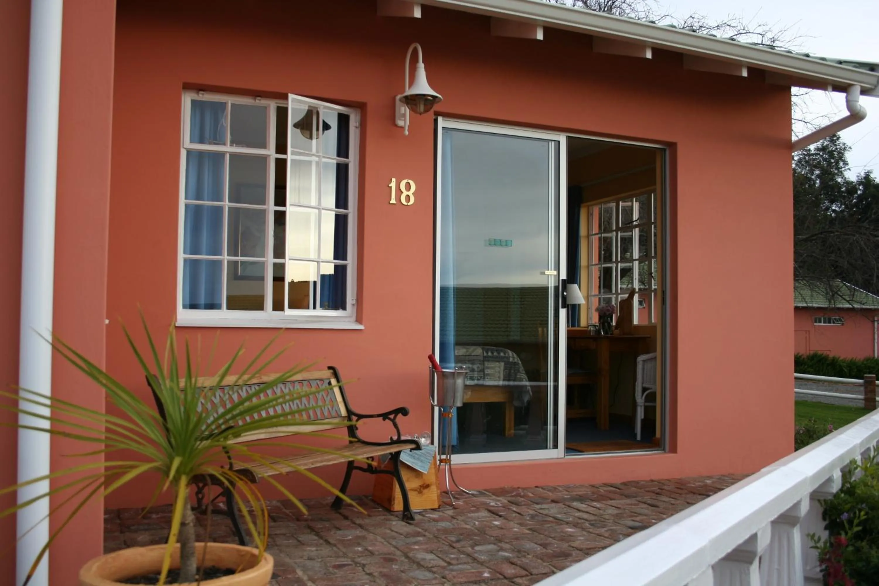 Facade/entrance in The Manderson Hotel and Conference Centre