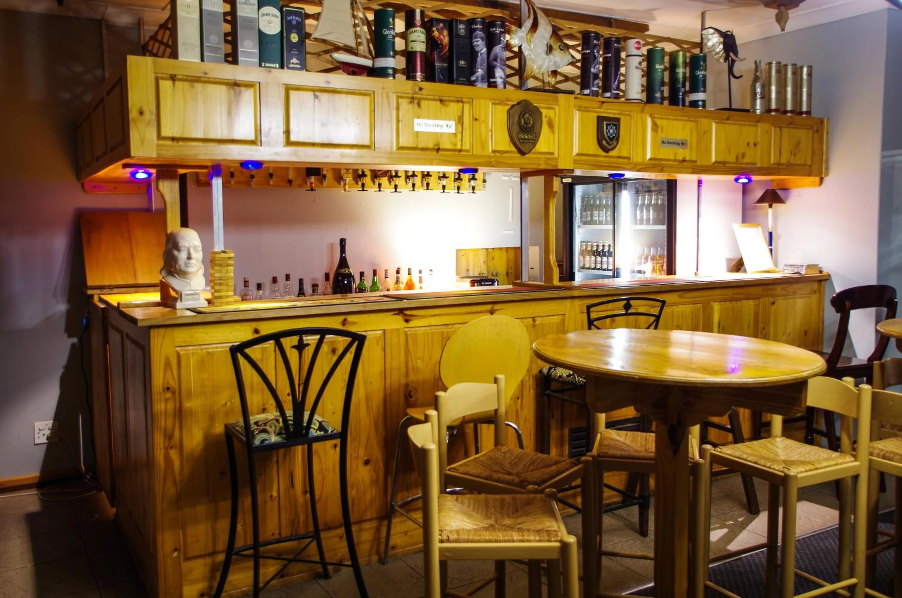 Lounge or bar in The Manderson Hotel and Conference Centre