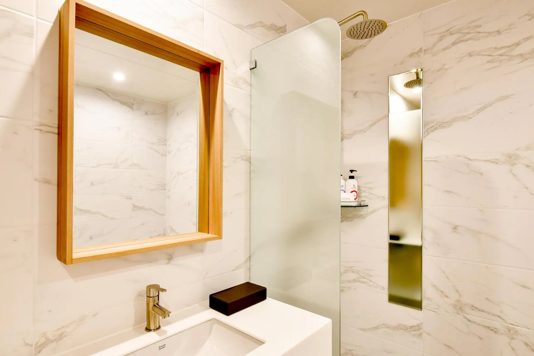 Blanc Business Hotel