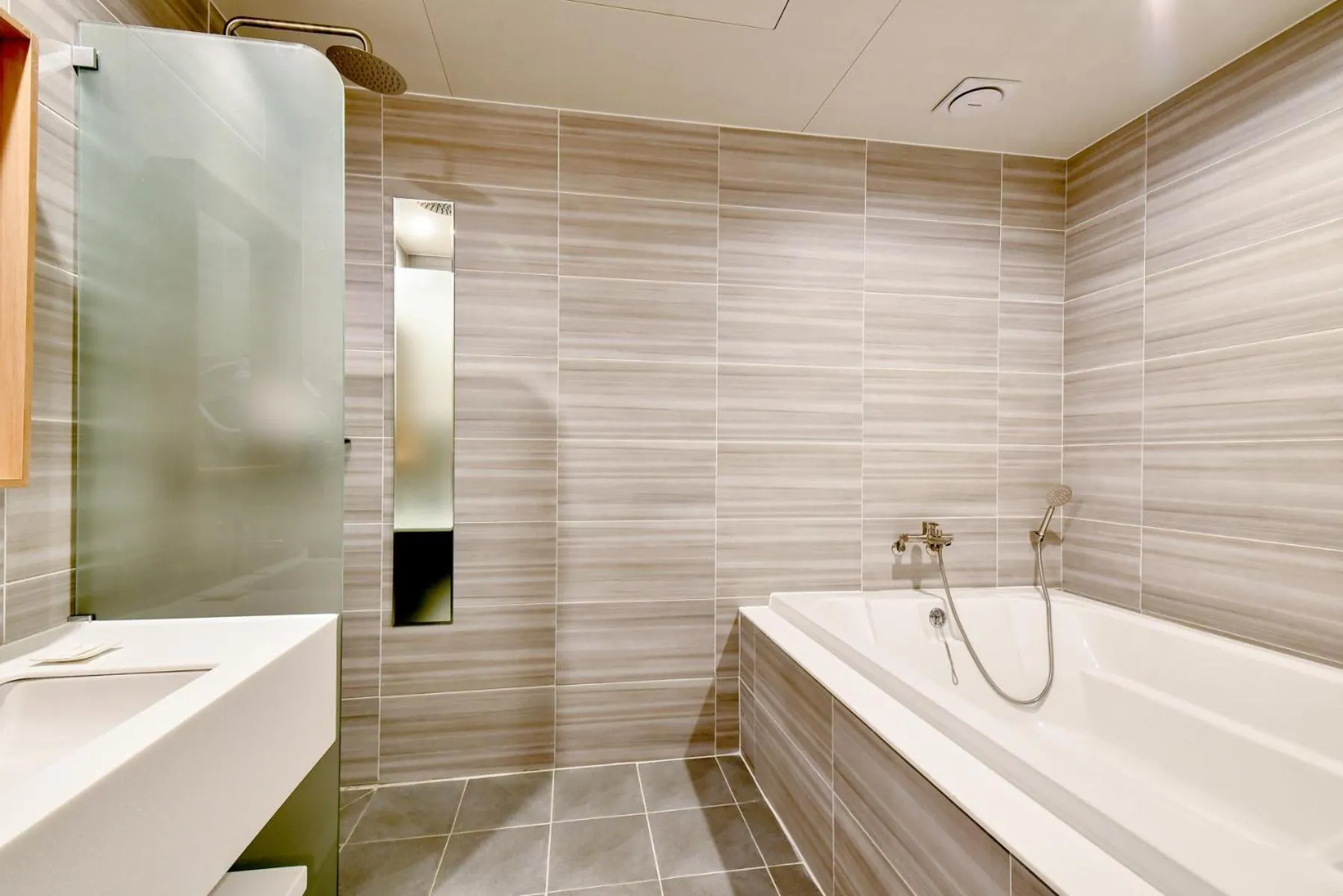 Blanc Business Hotel