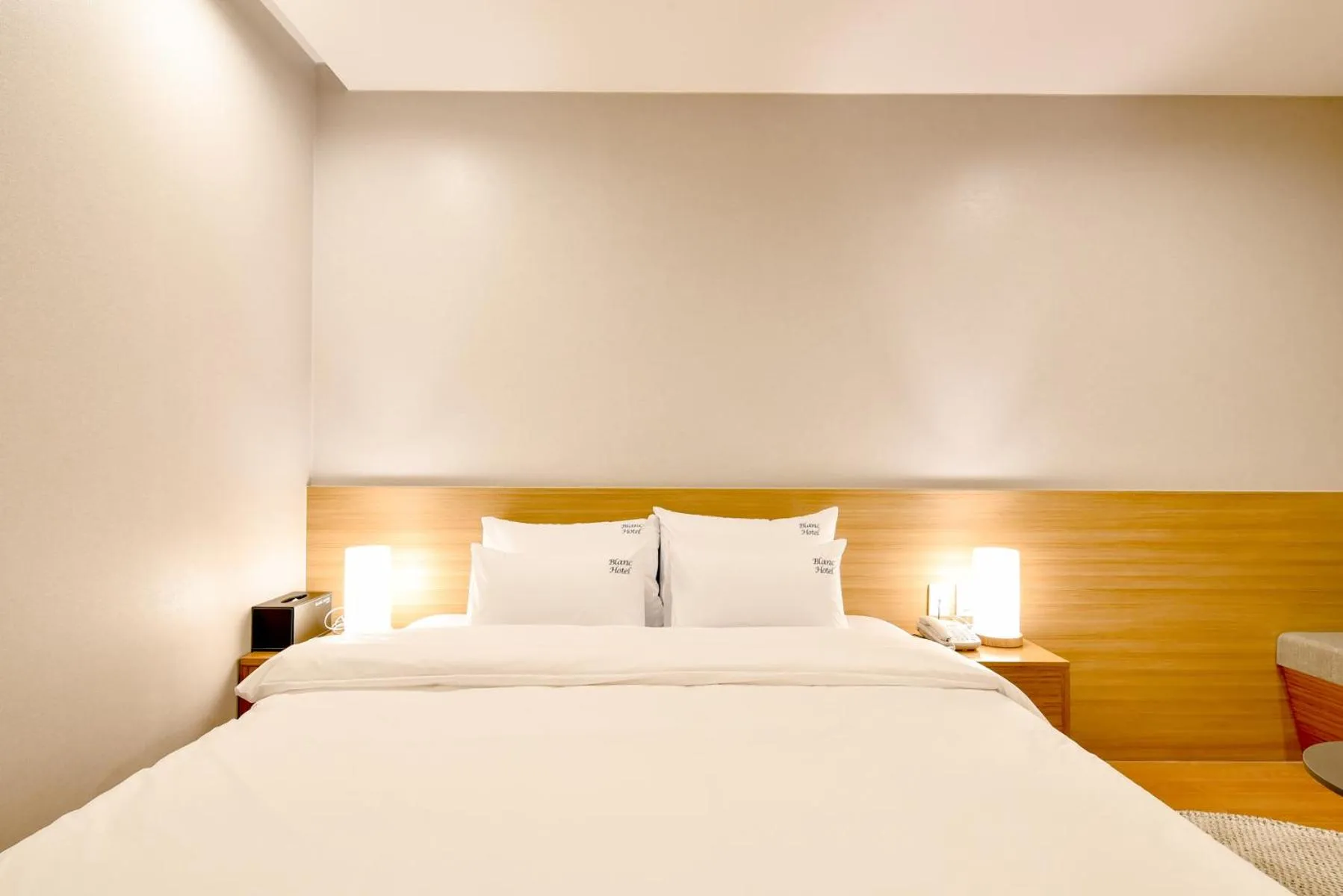 Bed in Blanc Business Hotel