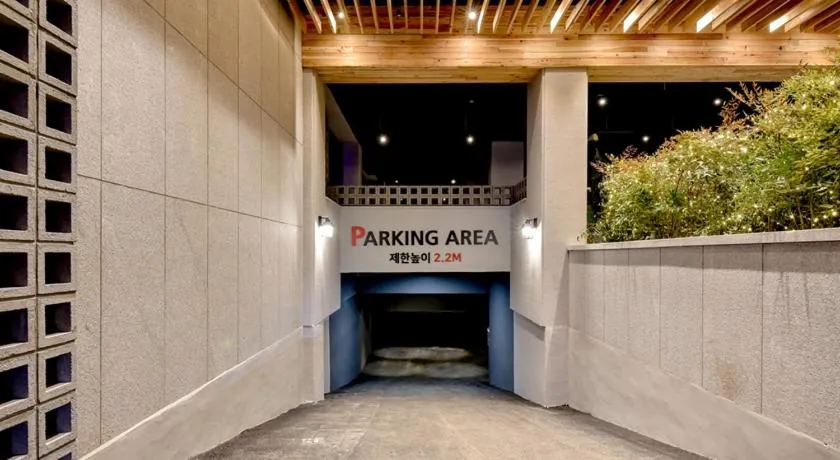 Blanc Business Hotel