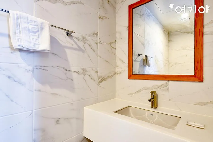 Blanc Business Hotel