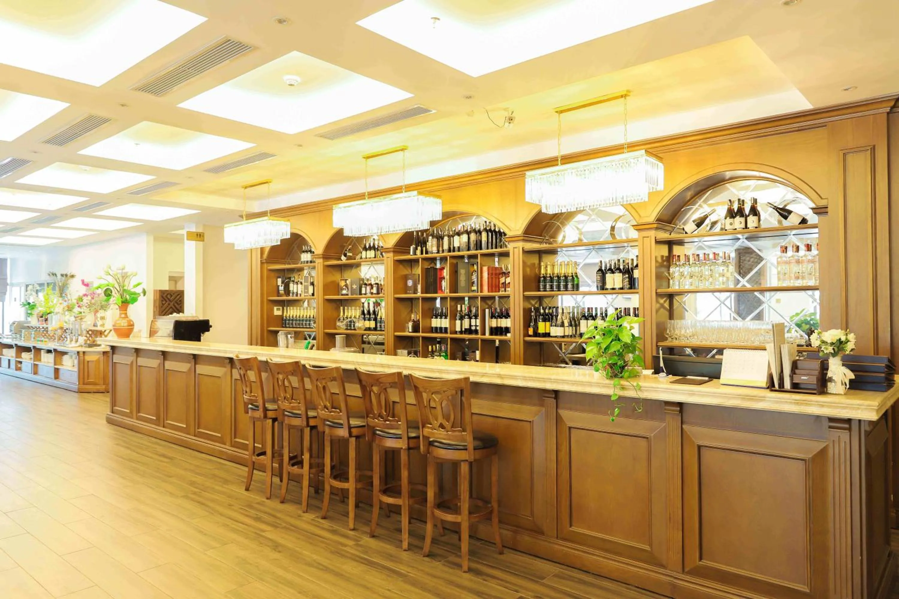 Lounge or bar in Westlake Hotel & Resort Vinh Phuc