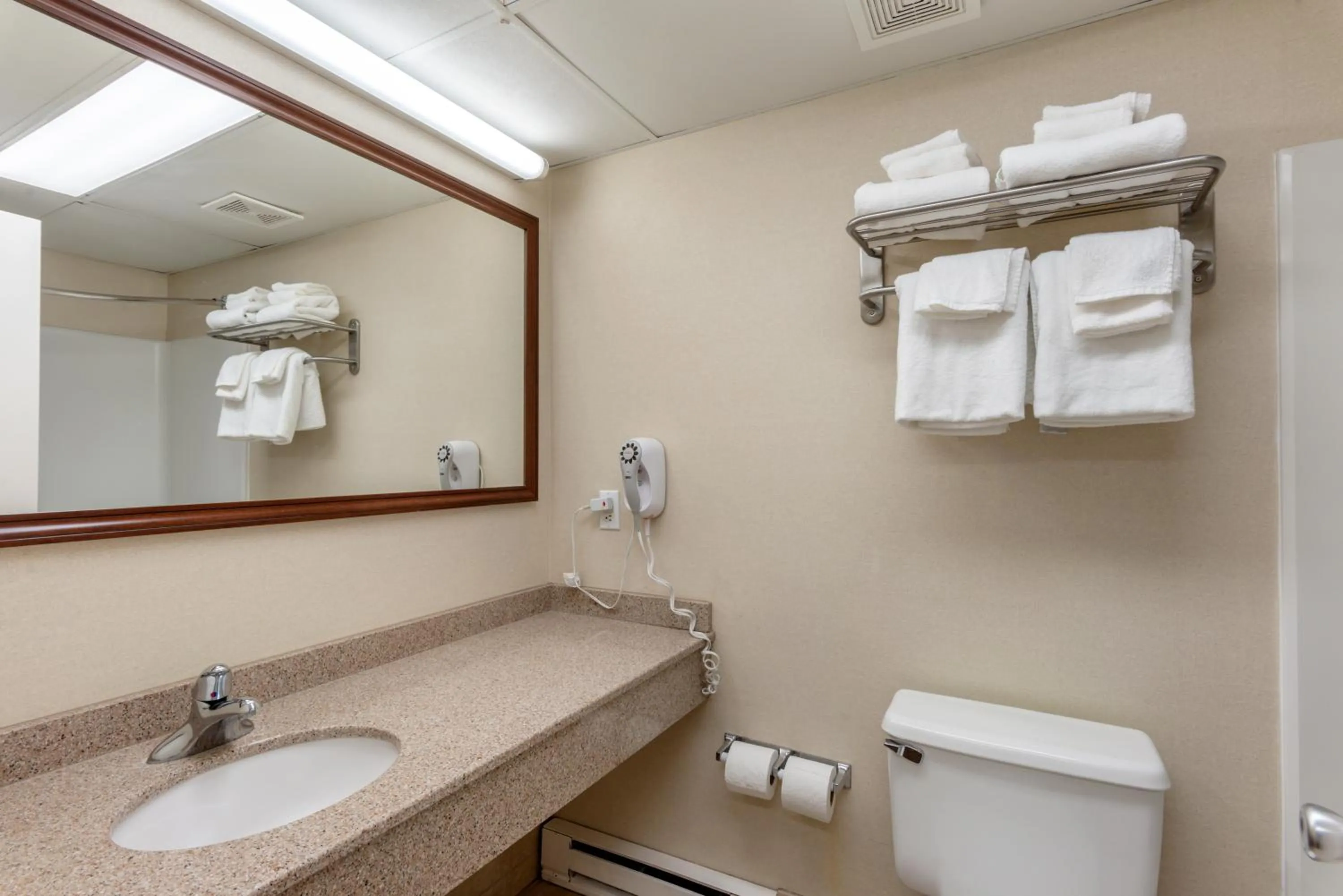 Bathroom in Quality Inn Ocean City Beachfront