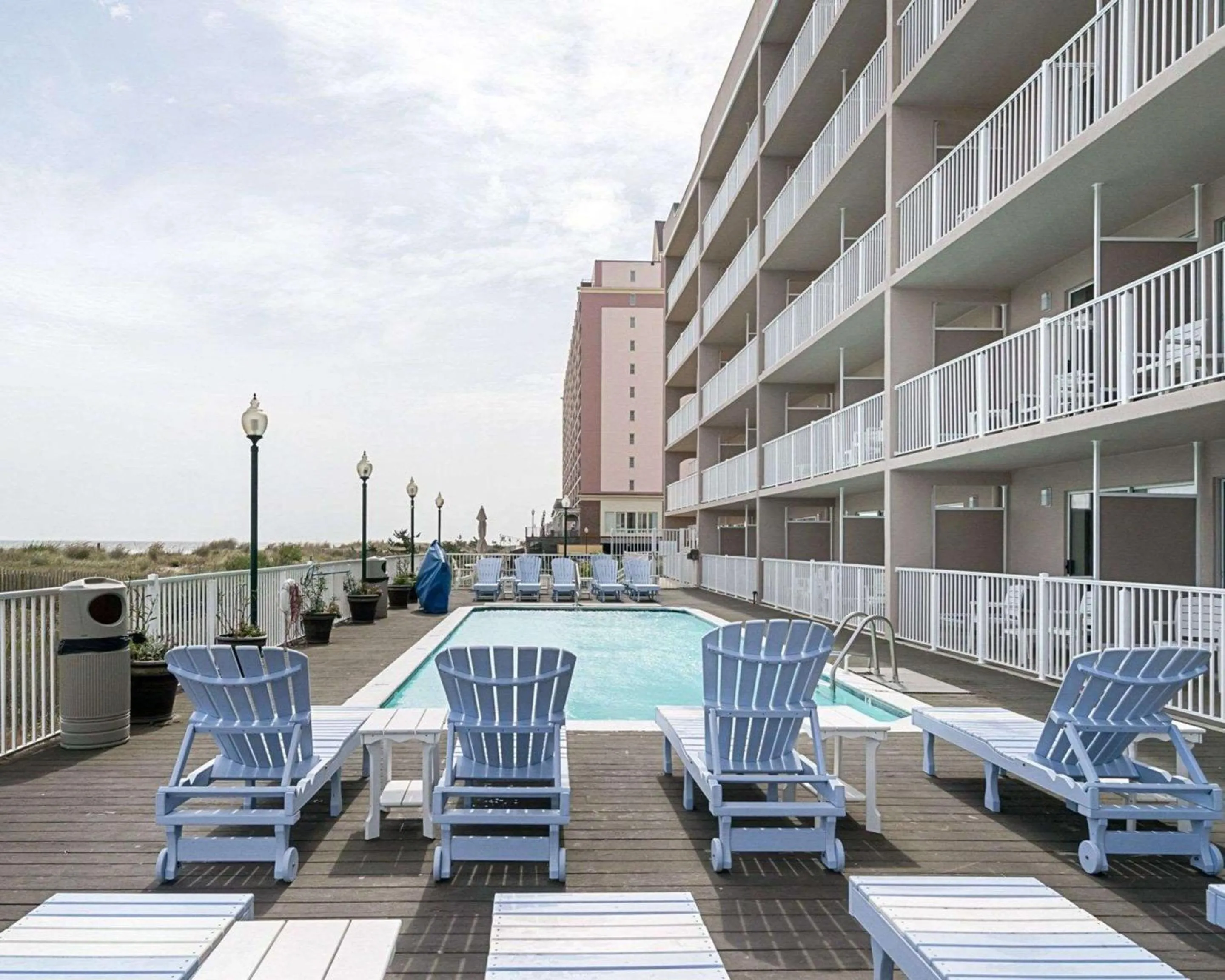Swimming pool in Quality Inn Ocean City Beachfront