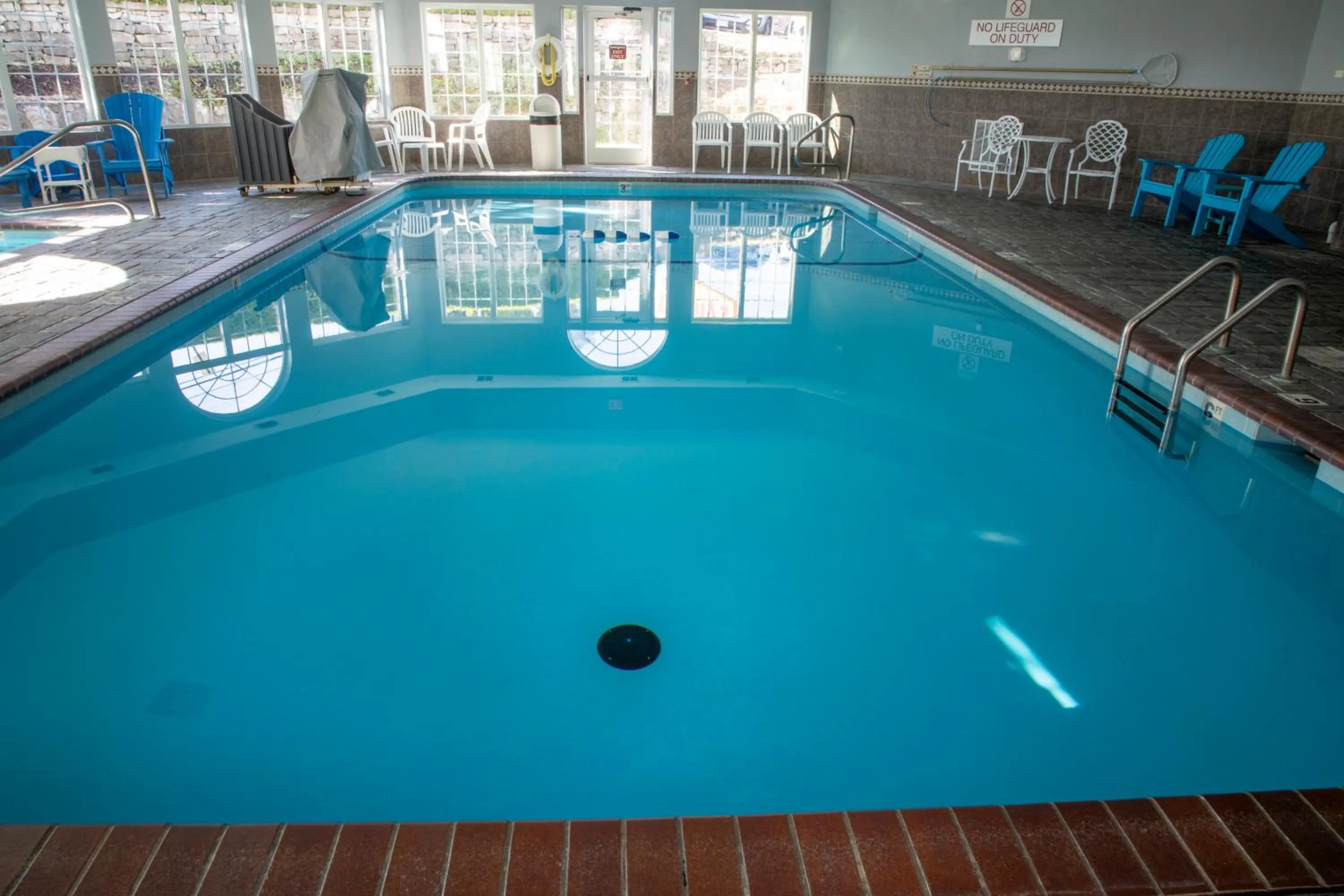 Swimming pool in Hotel Grand Victorian