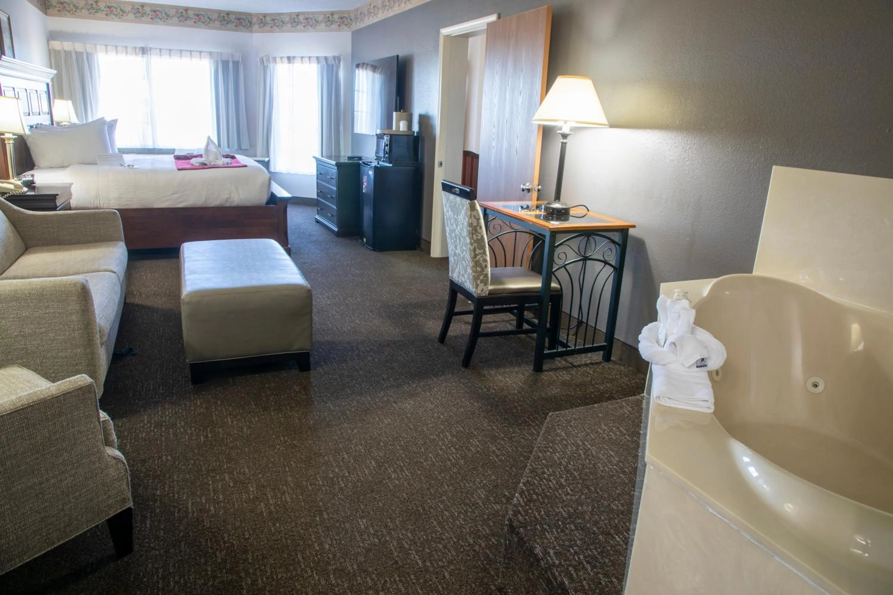 Photo of the whole room, Bed in Hotel Grand Victorian