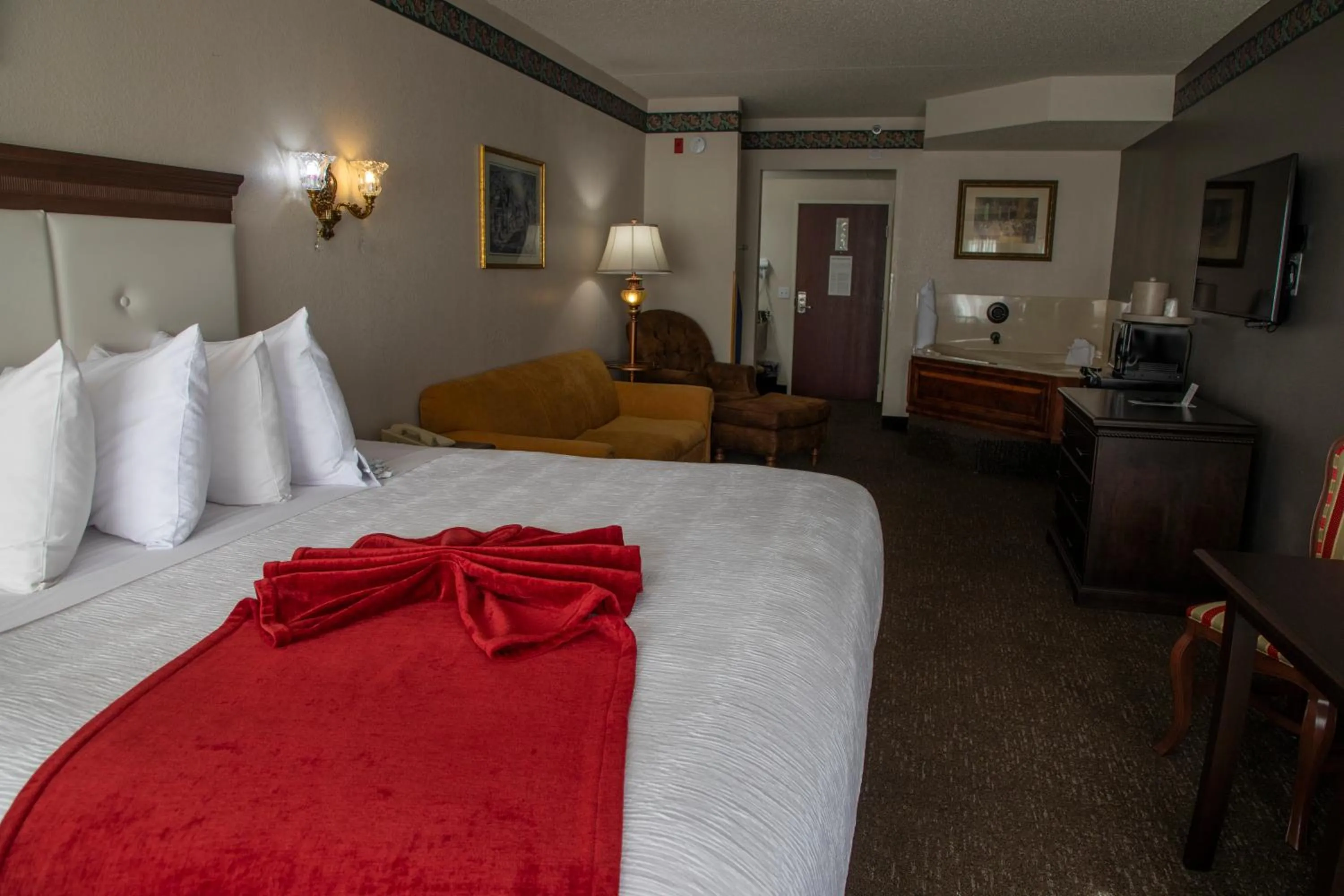 Photo of the whole room, Bed in Hotel Grand Victorian