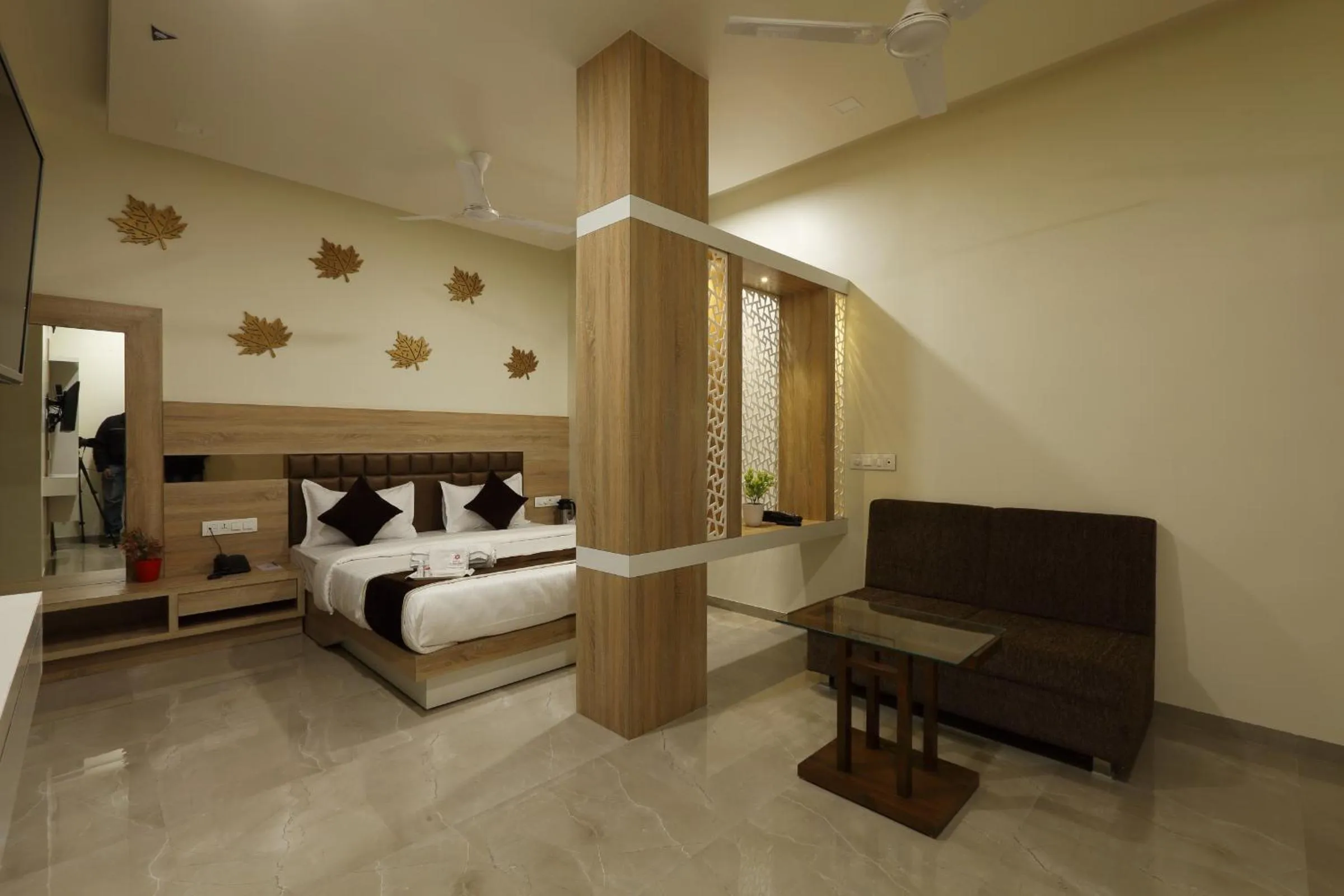 Bed in Hotel Alka Inn