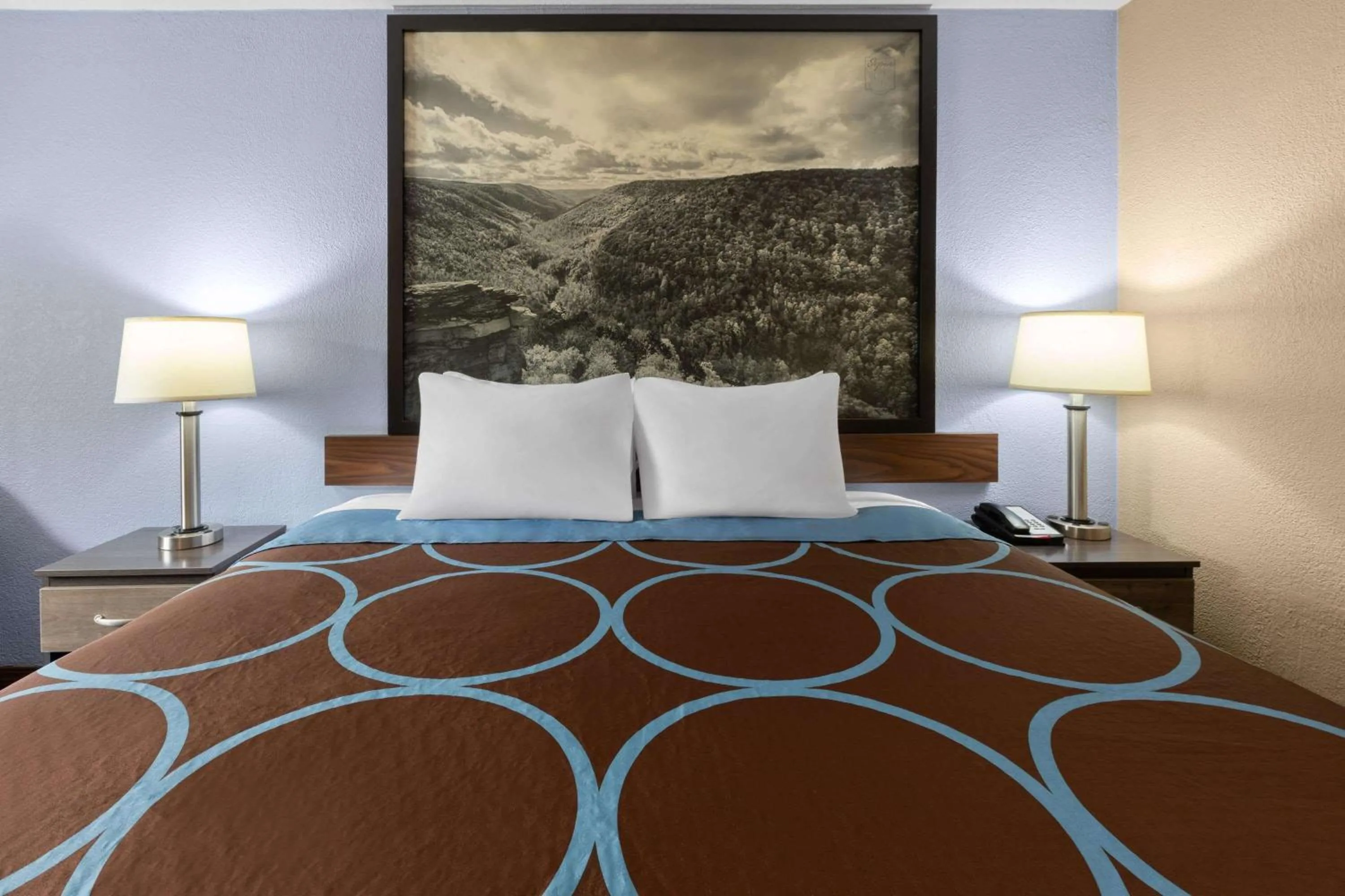 Photo of the whole room, Bed in Super 8 by Wyndham Bridgeport/Clarksburg Area