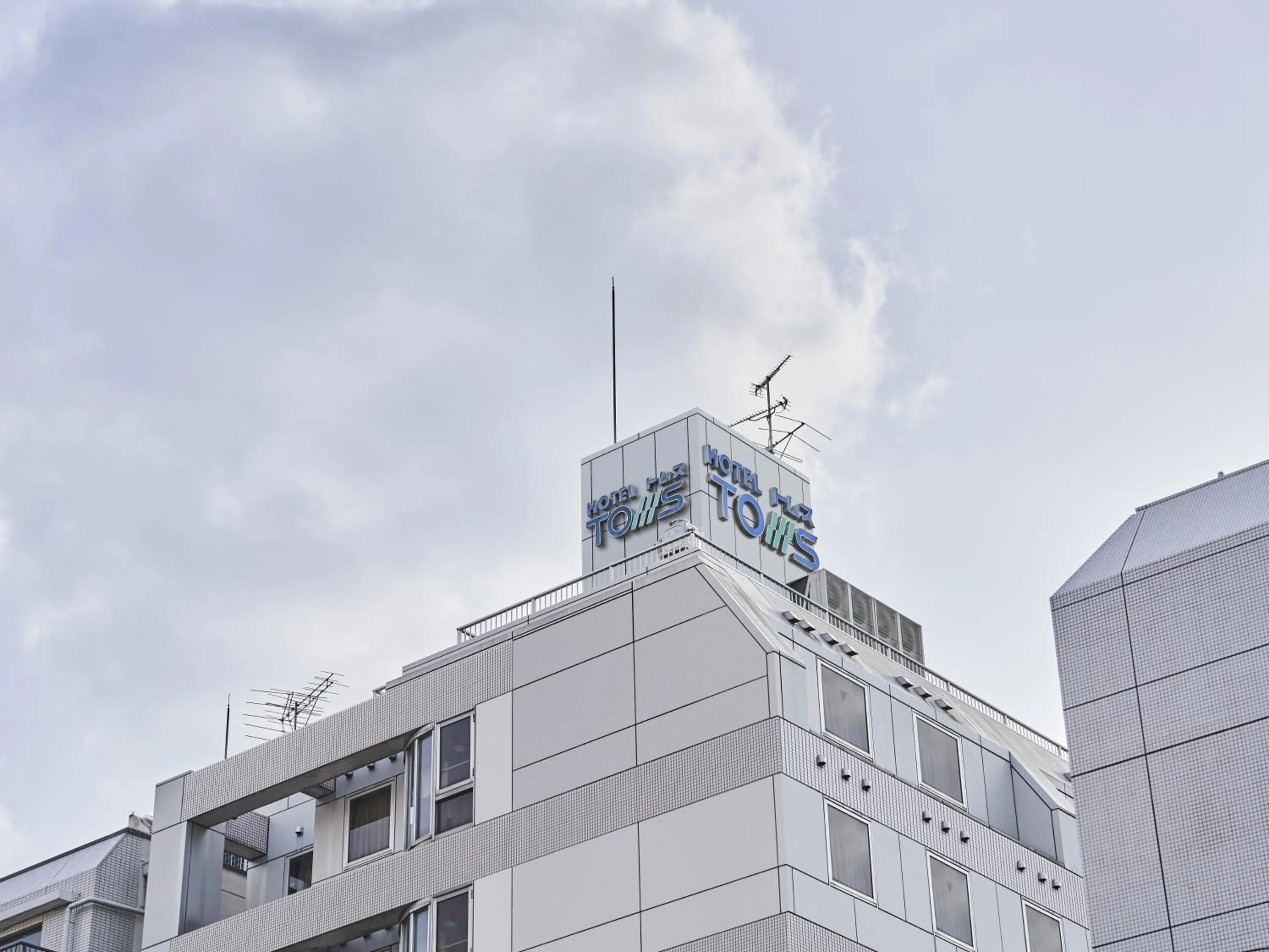 Property building in Hotel Toms