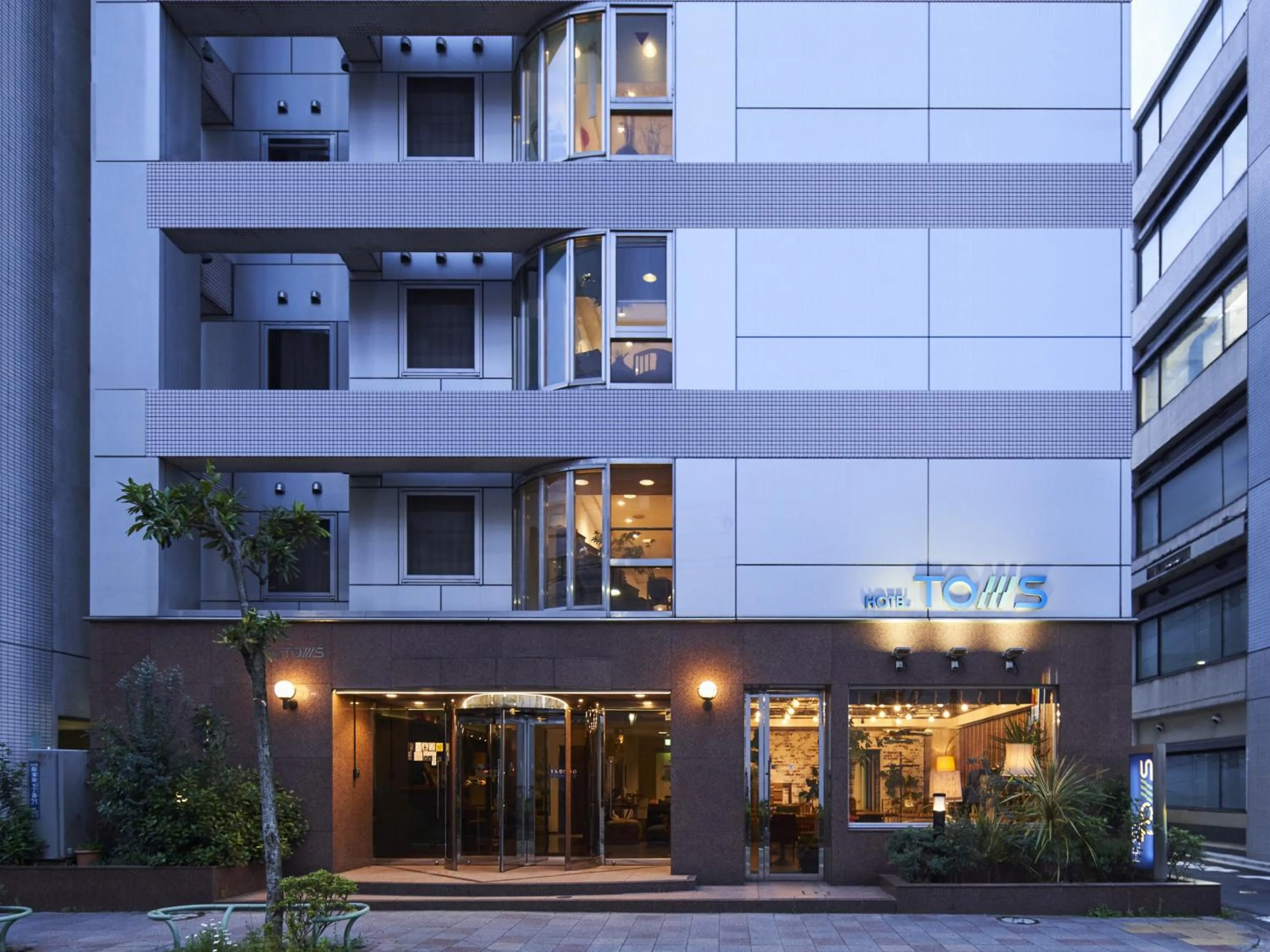 Property building in Hotel Toms