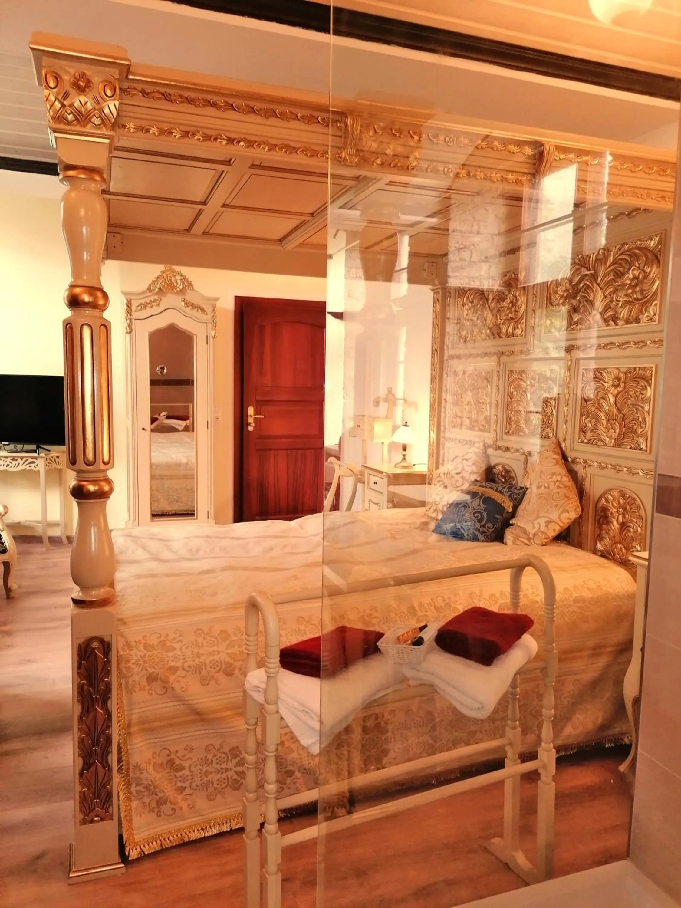 Photo of the whole room in Hotel Denkmal 13 Rostock - Kaufmannshaus Krahnstöver