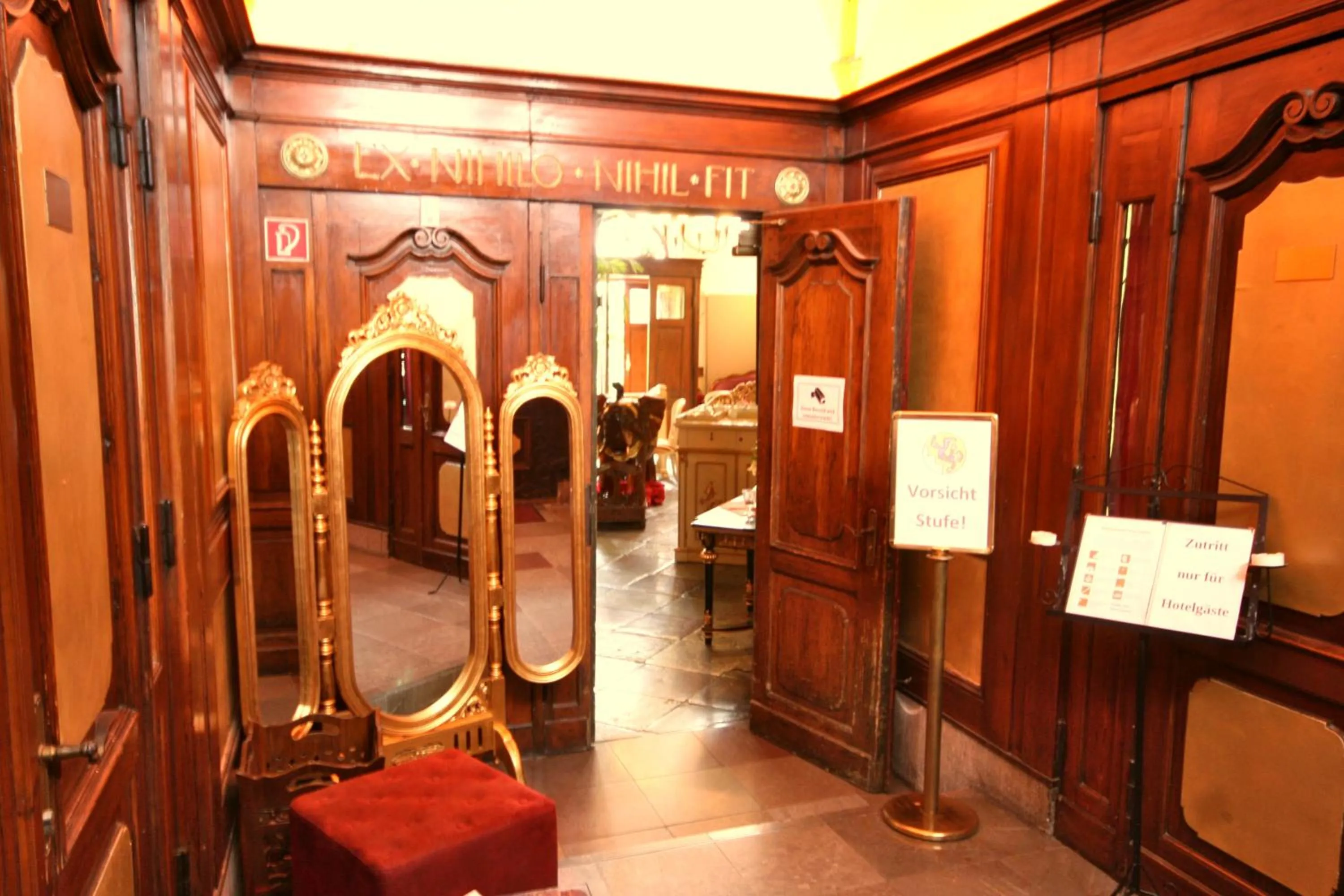 Property building in Hotel Denkmal 13 Rostock - Kaufmannshaus Krahnstöver