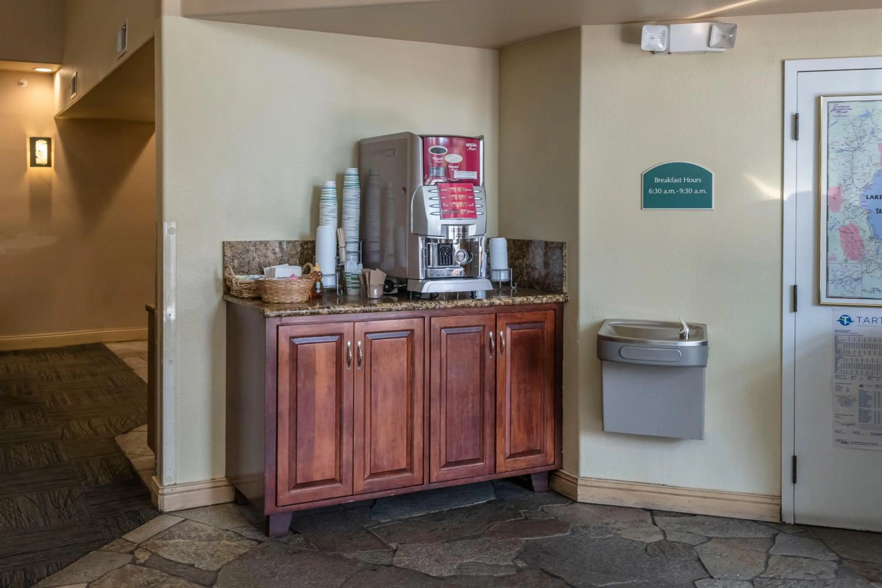 Coffee/tea facilities in Truckee Donner Lodge