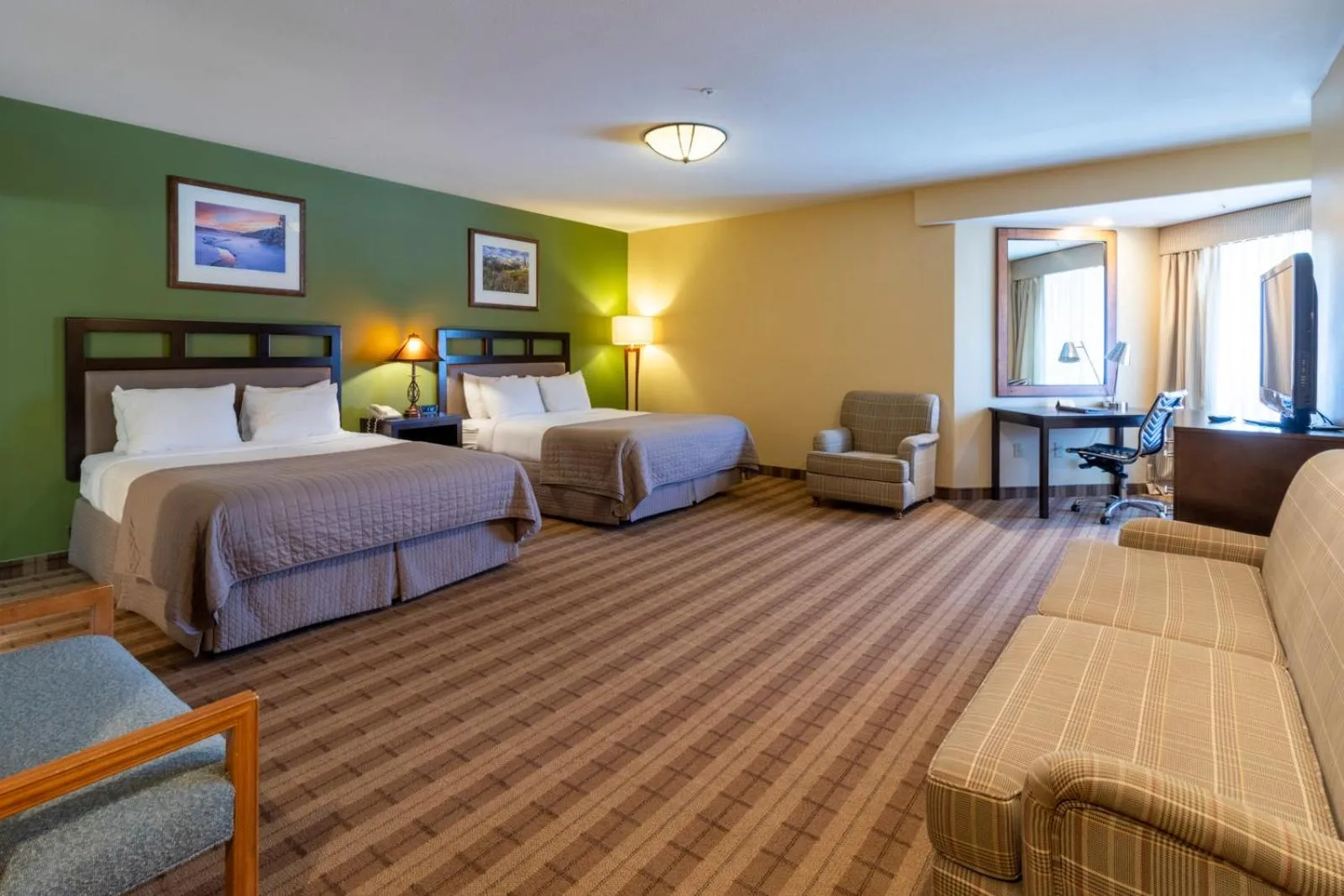 Bed in Truckee Donner Lodge