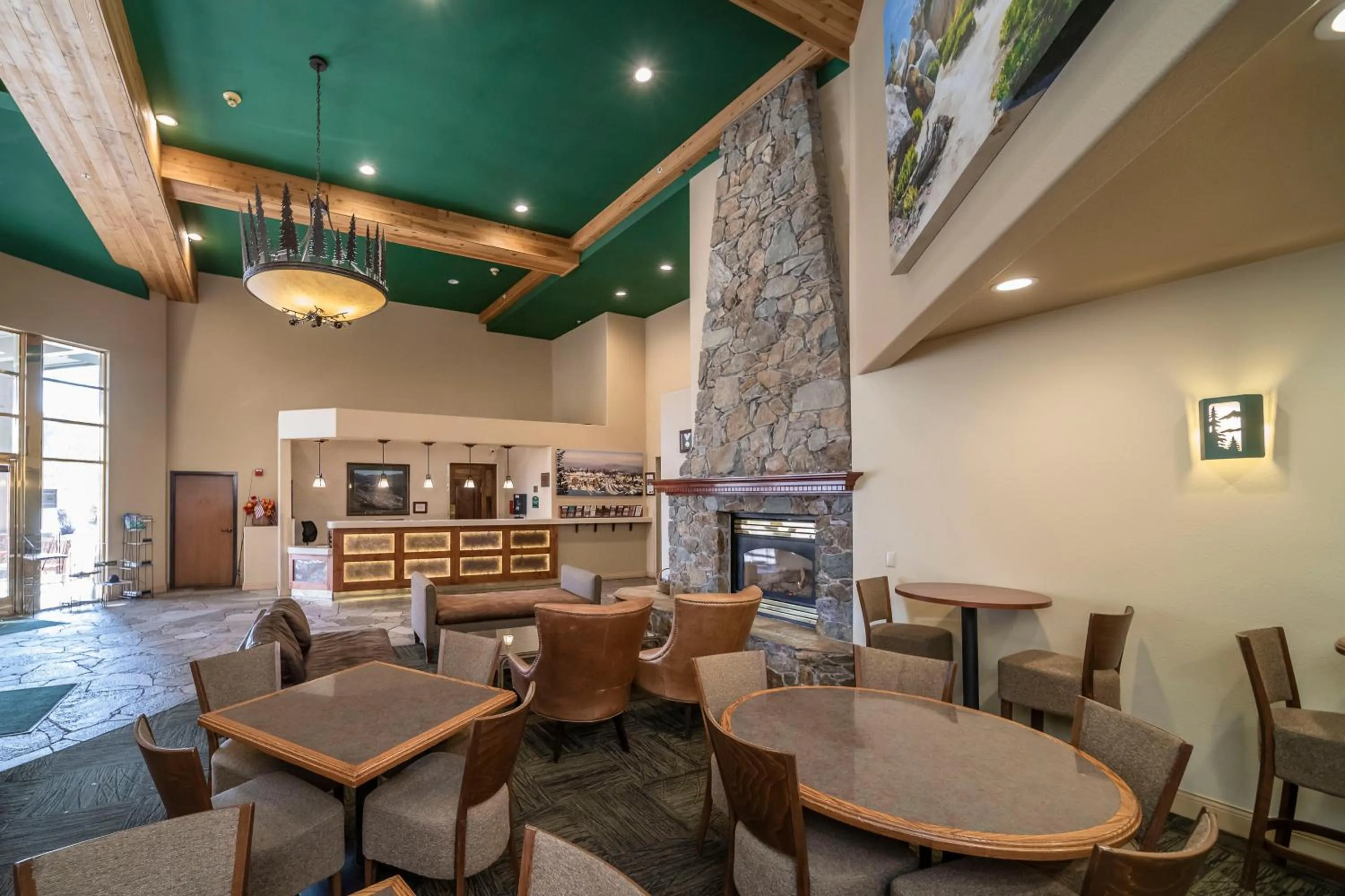 Lobby or reception in Truckee Donner Lodge