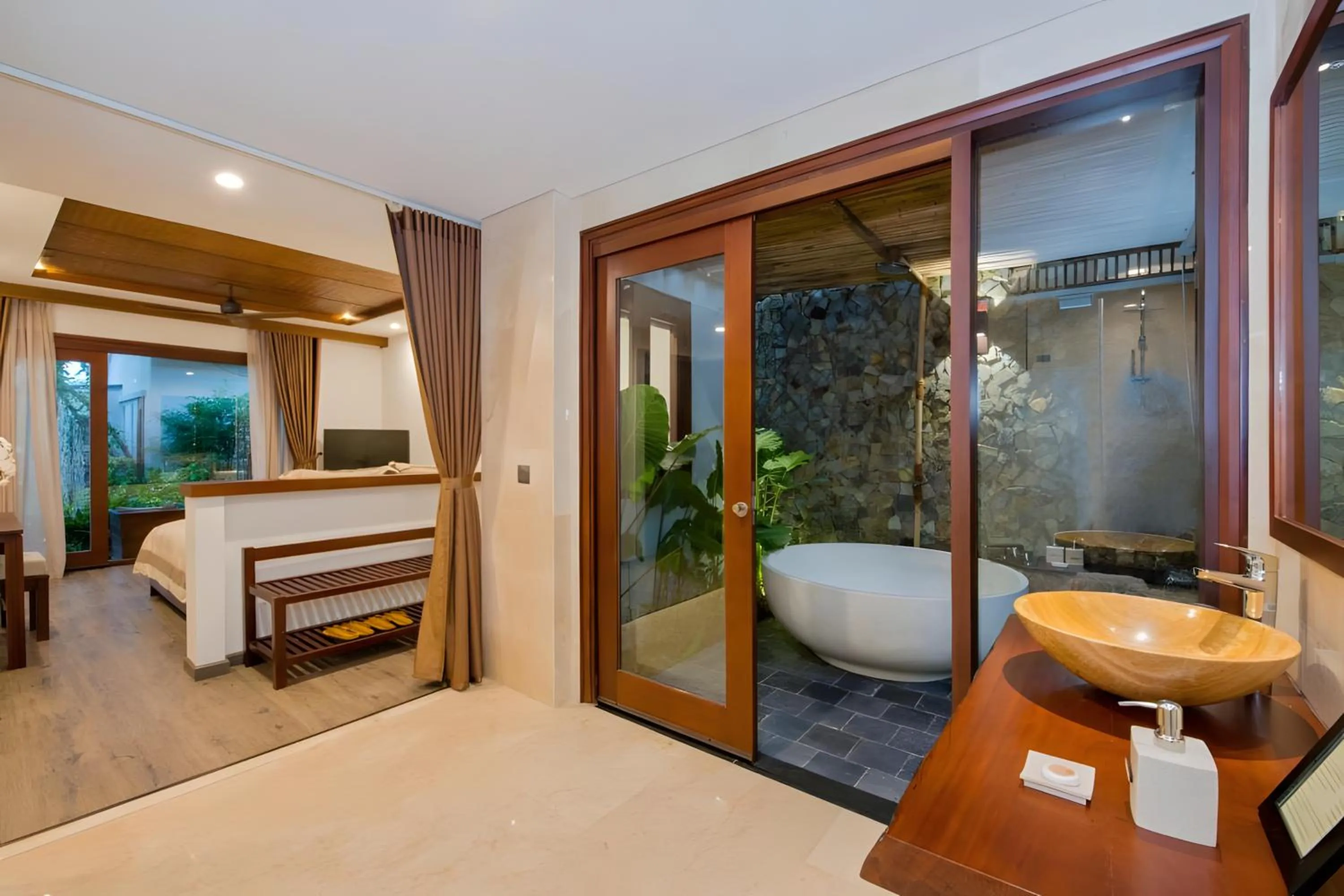 Shower in Hoi An Eco Lodge & Spa