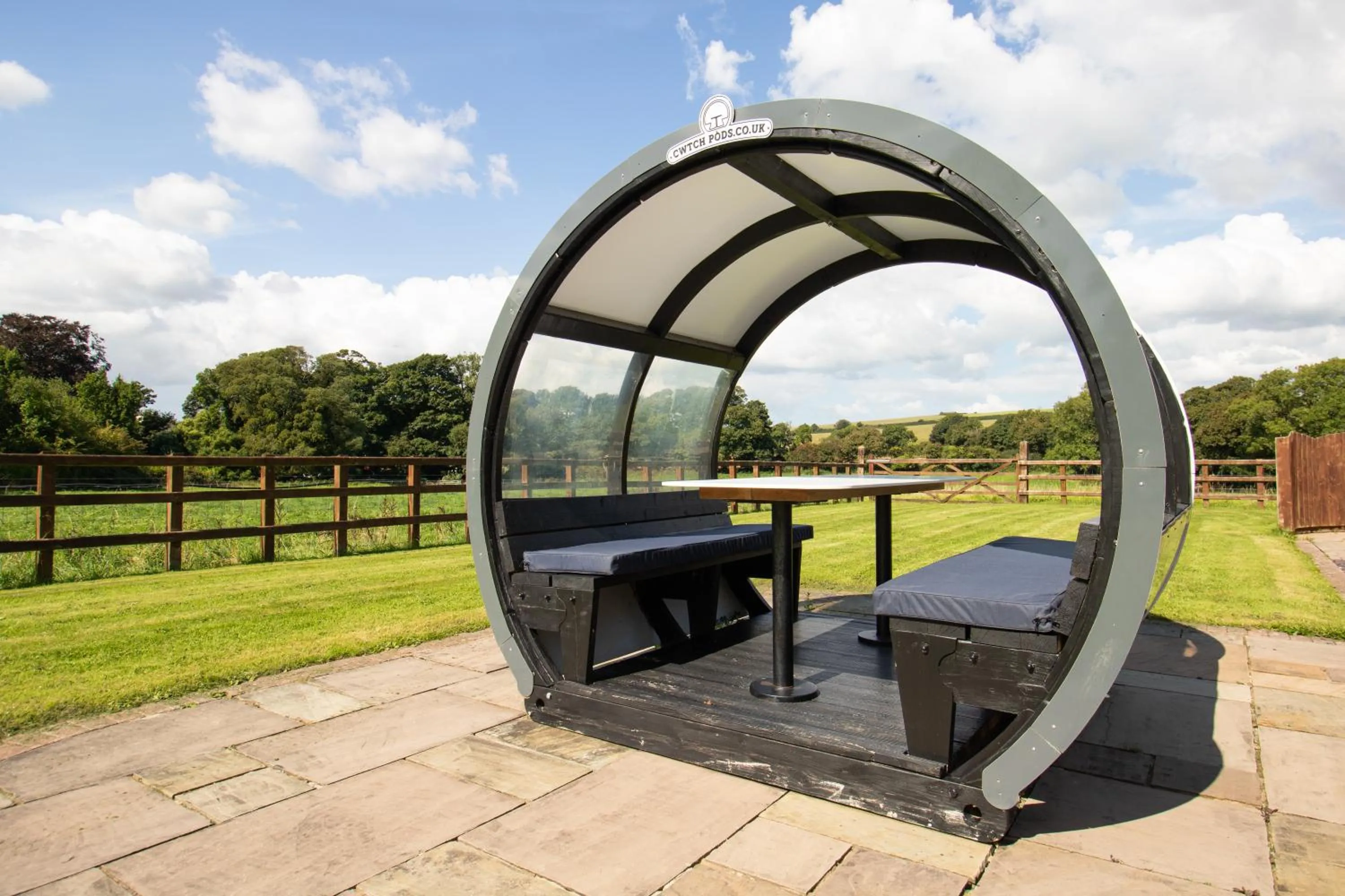 Patio in Lovesgrove Country Guest House