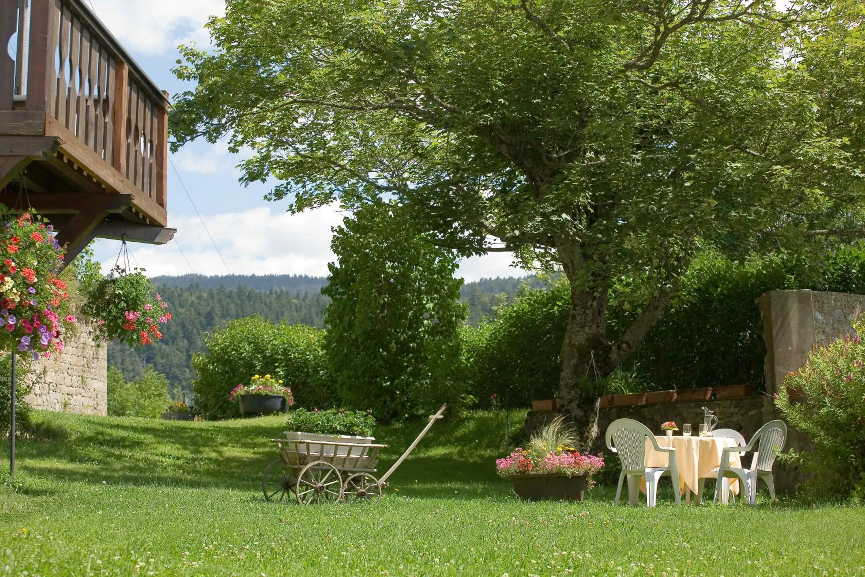 Property building in La Couronne