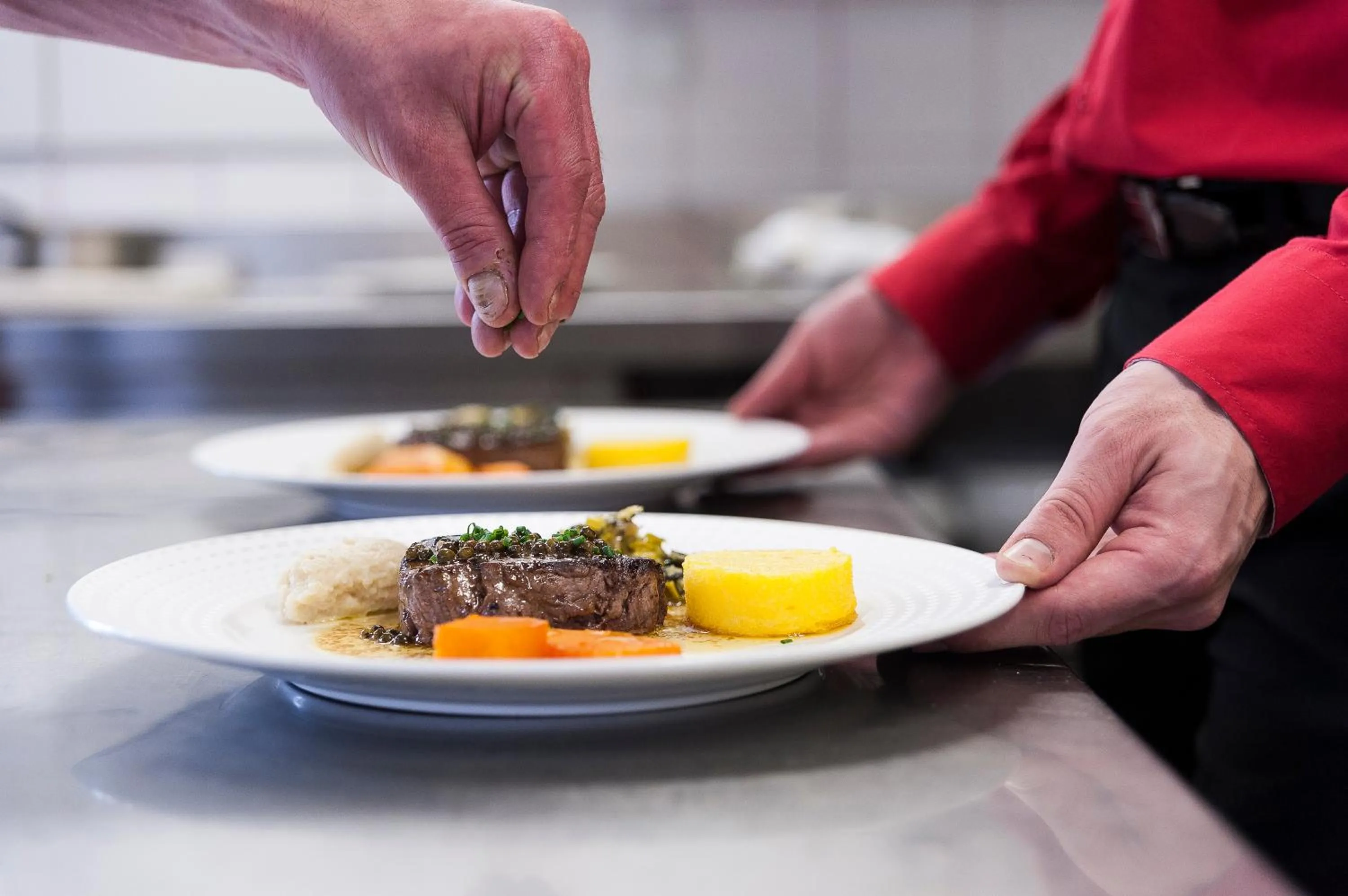 Restaurant/places to eat in La Couronne