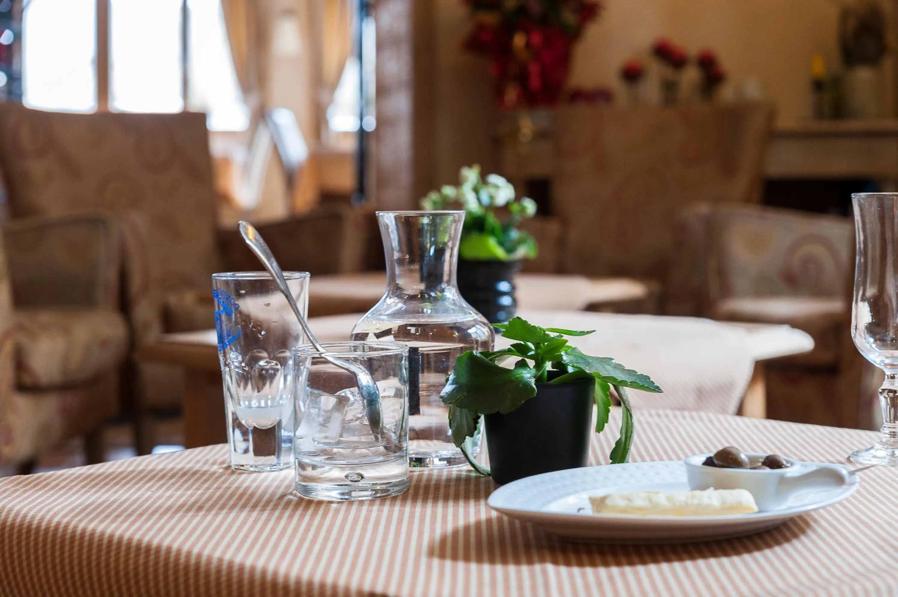 Restaurant/places to eat in La Couronne