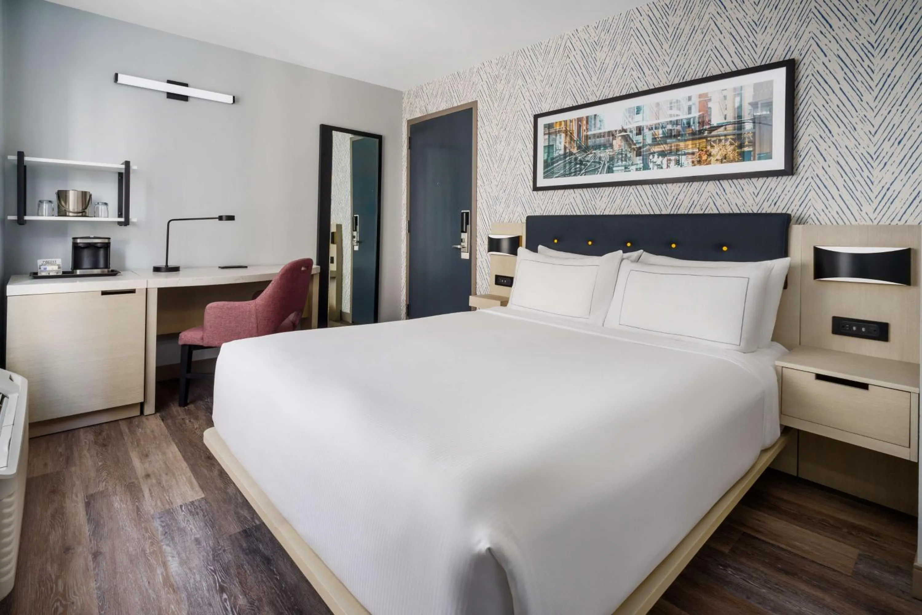 Bedroom, Bed in DoubleTree by Hilton New York Midtown Fifth Ave