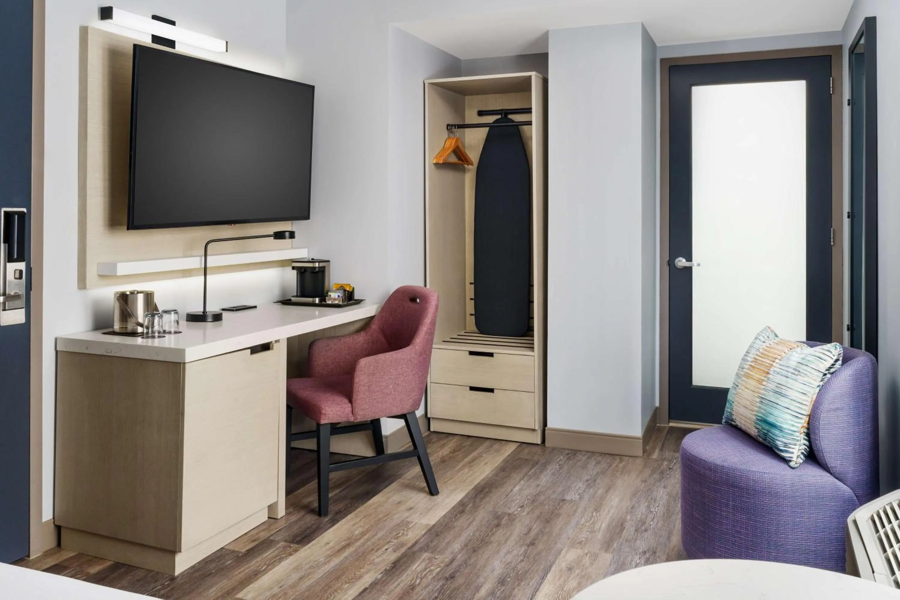 Bedroom in DoubleTree by Hilton New York Midtown Fifth Ave