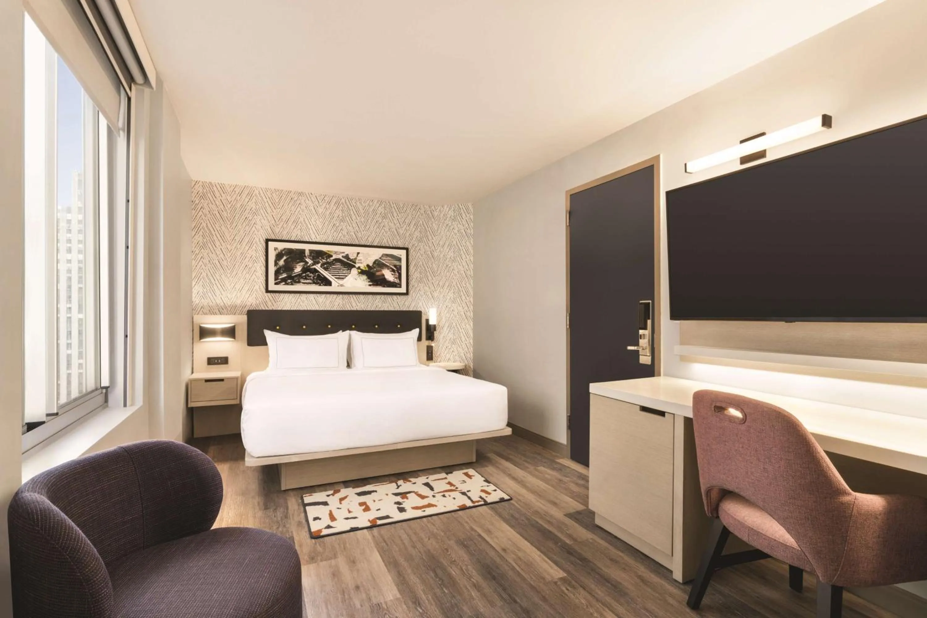 Bedroom, Bed in DoubleTree by Hilton New York Midtown Fifth Ave