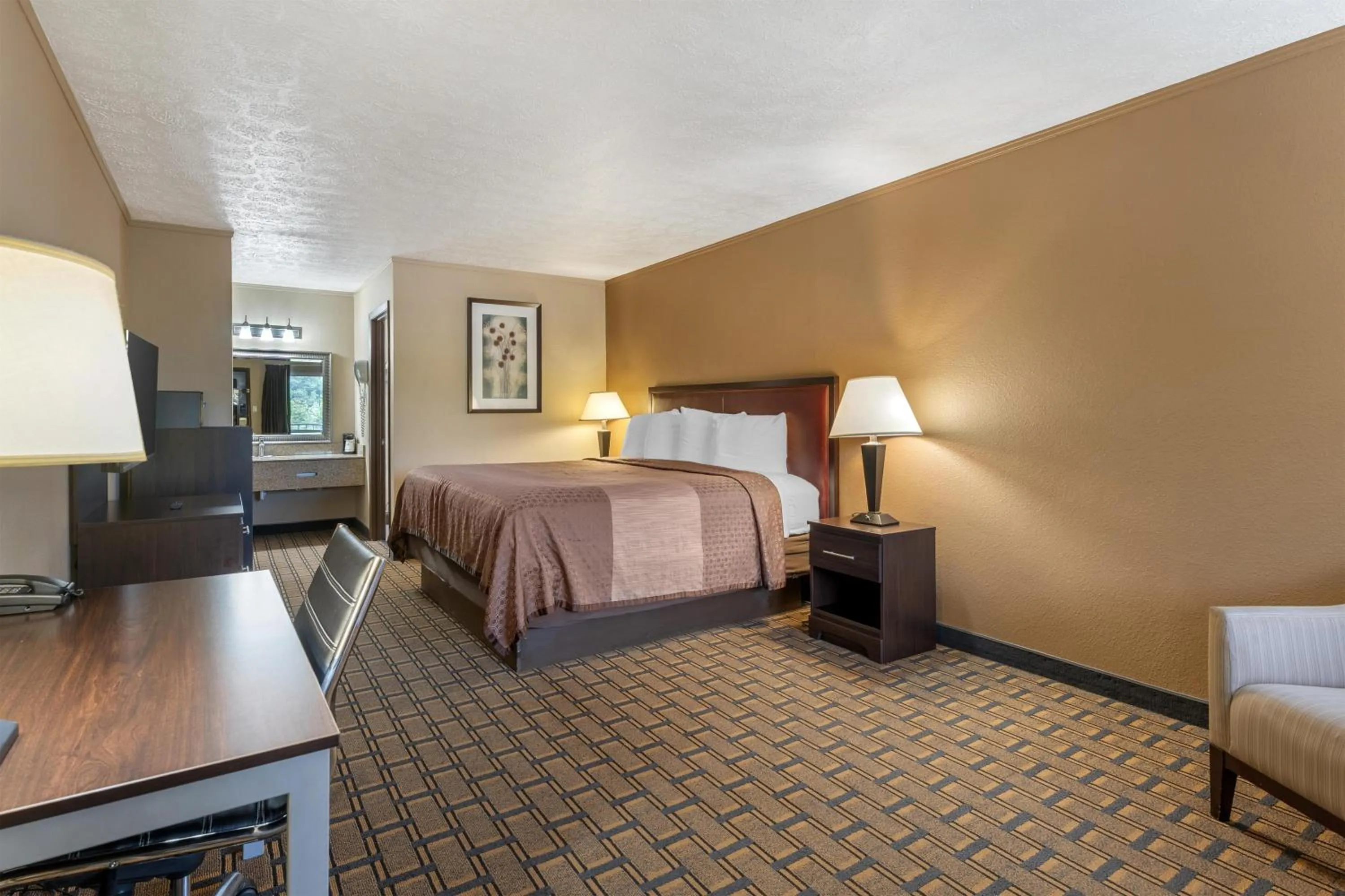 Bedroom, Bed in SureStay Hotel by Best Western Summersville
