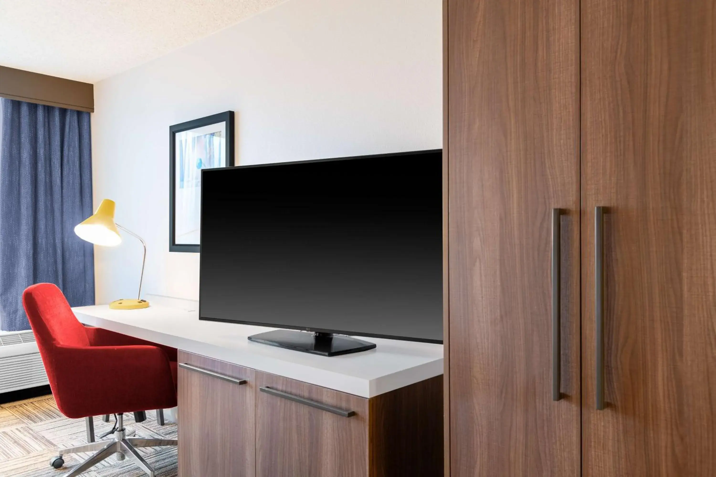 King Room with Bay View in Hilton Garden Inn San Francisco/Oakland Bay Bridge King Room with Bay View in Hilton Garden Inn San Francisco/Oakland Bay Bridge