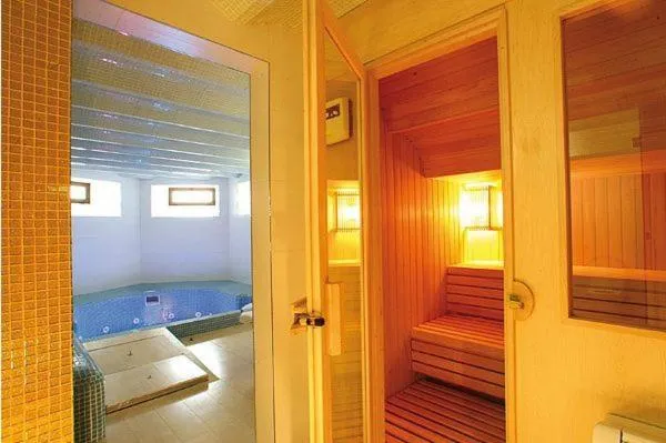 Hot Tub in Hospedium Hotel Cañitas Maite Boutique