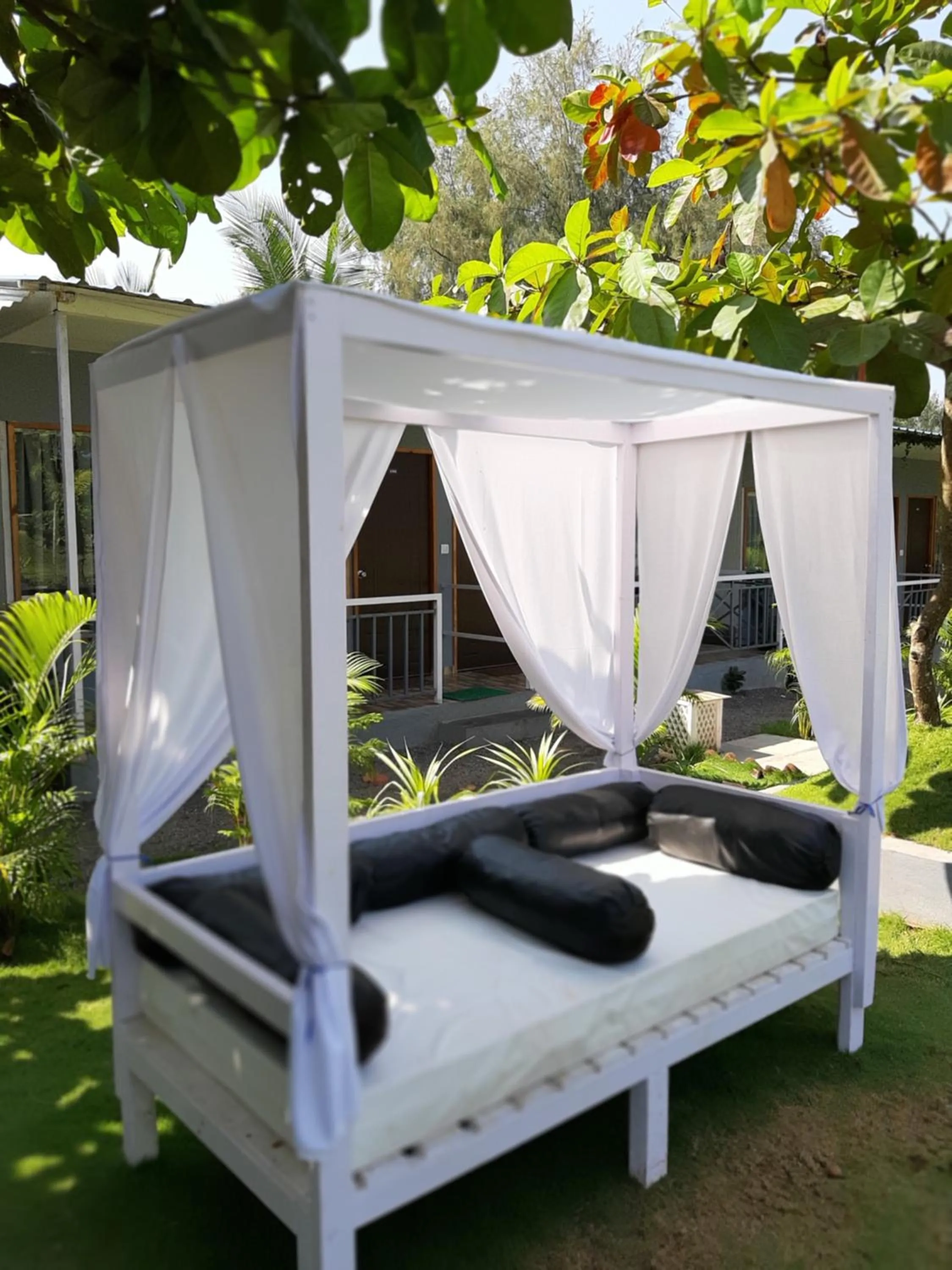 sunbed in Treebo Lands End Beach Resort - 100m from Beach