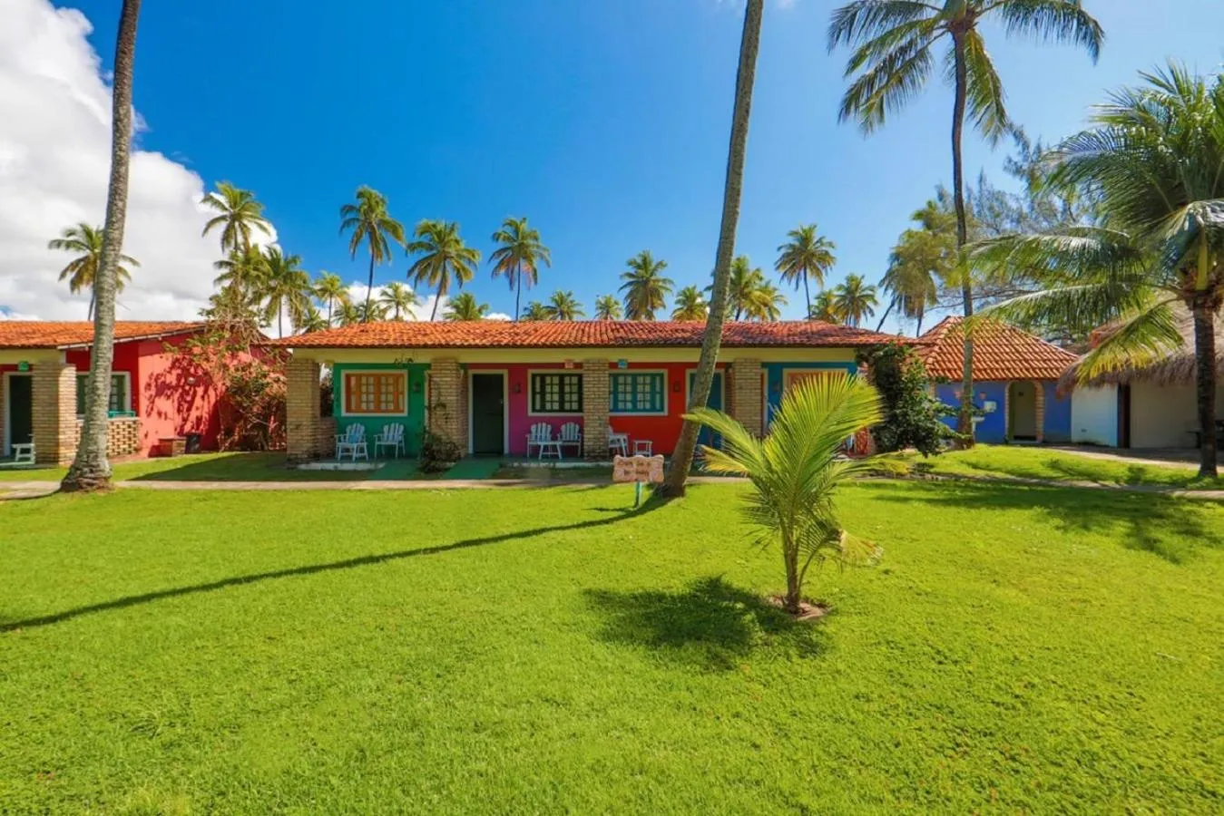 Family Room with Side Sea View in Pousada Xalés de Maracaípe