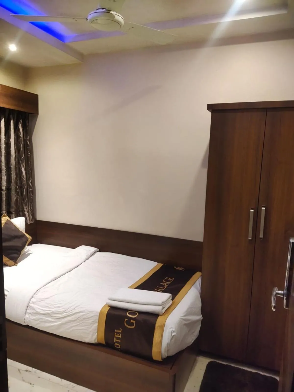 Bedroom, Bed in Hotel Golden Palace