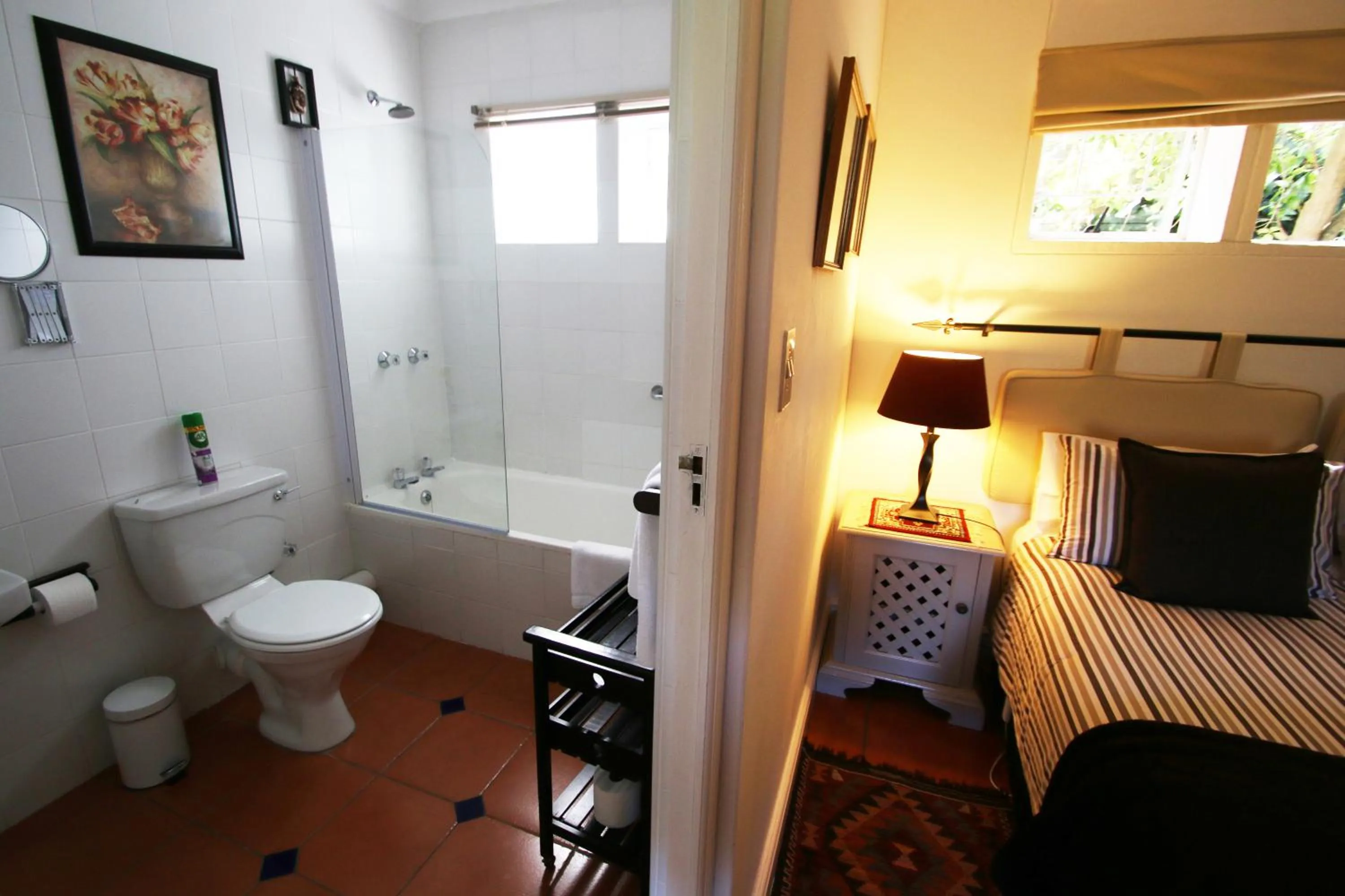 Bathroom, Bed in Paradiso Guesthouse & Self-catering Cottage
