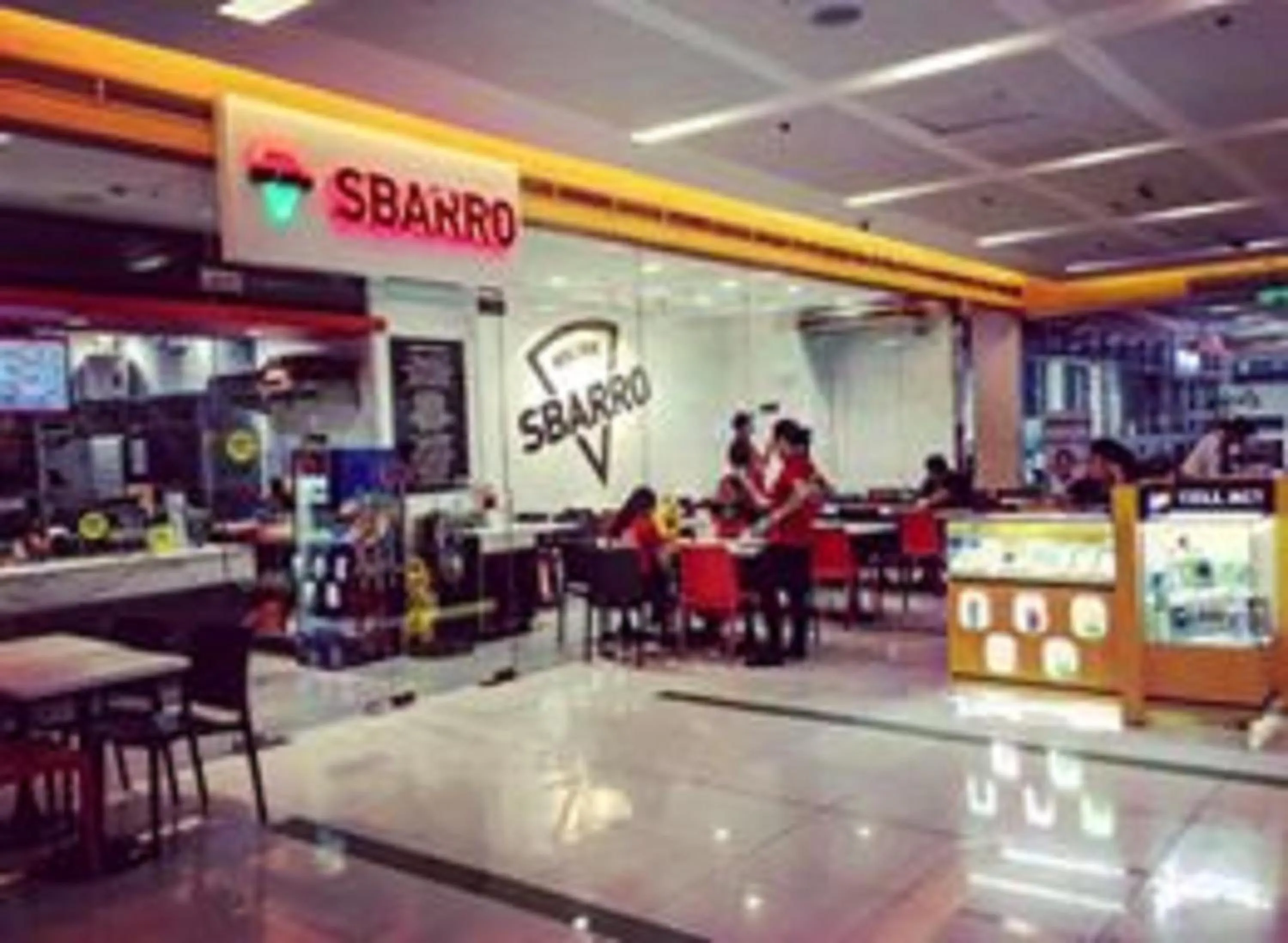 Restaurant/places to eat in Green Residences Stays by PBYY