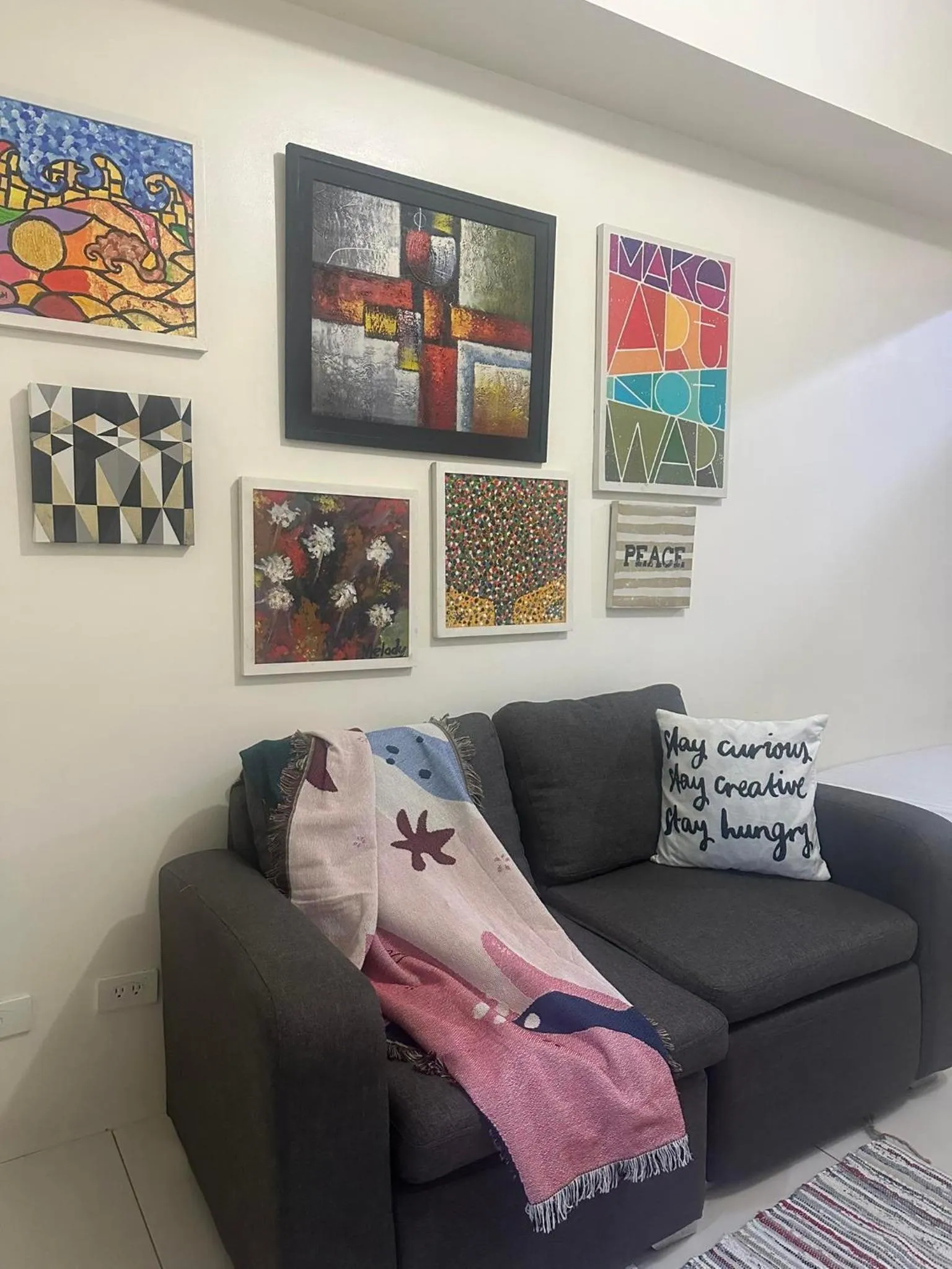 Living room, Seating Area in Green Residences Stays by PBYY