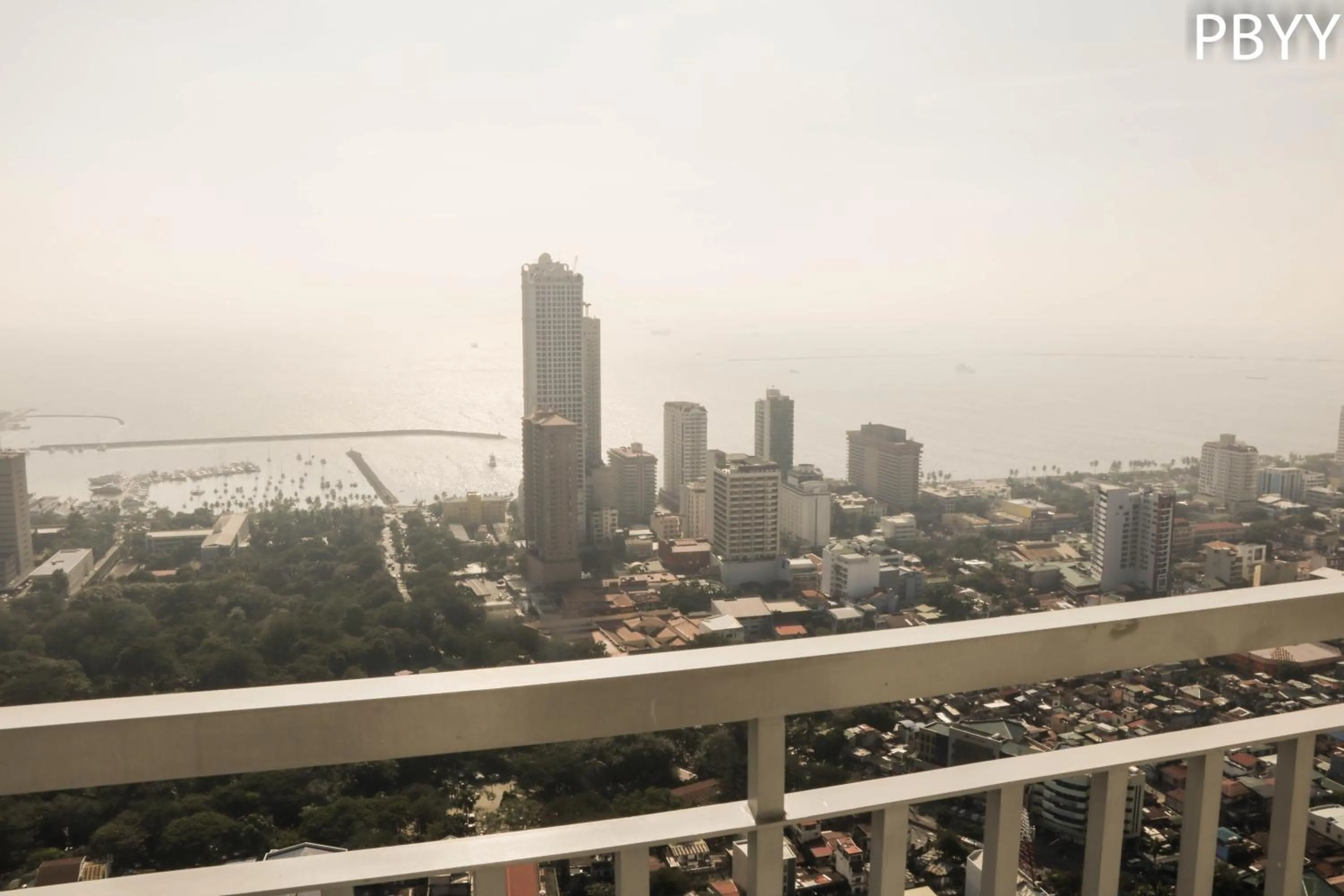 Balcony/Terrace in Green Residences Stays by PBYY