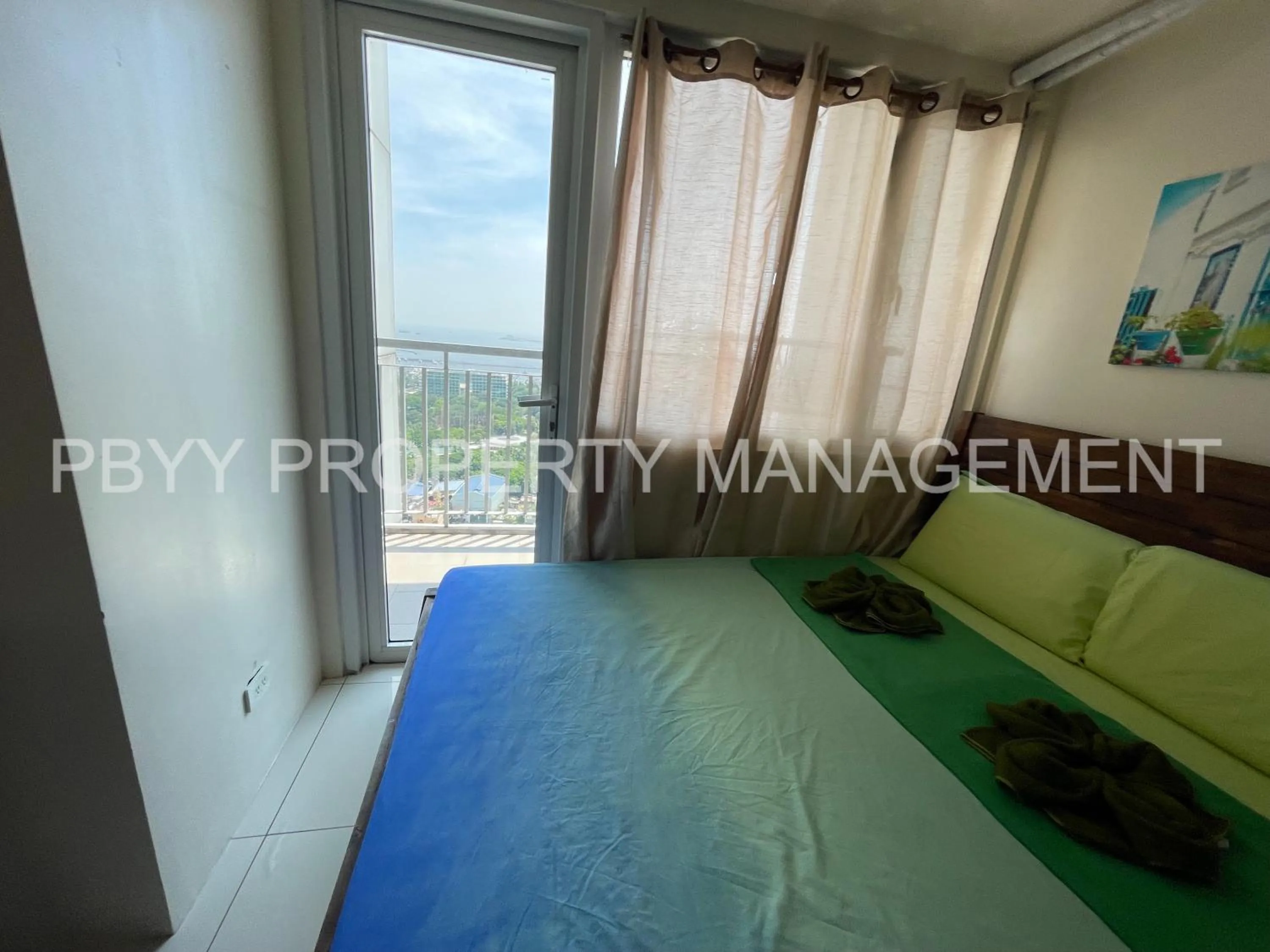 Photo of the whole room in Green Residences Stays by PBYY