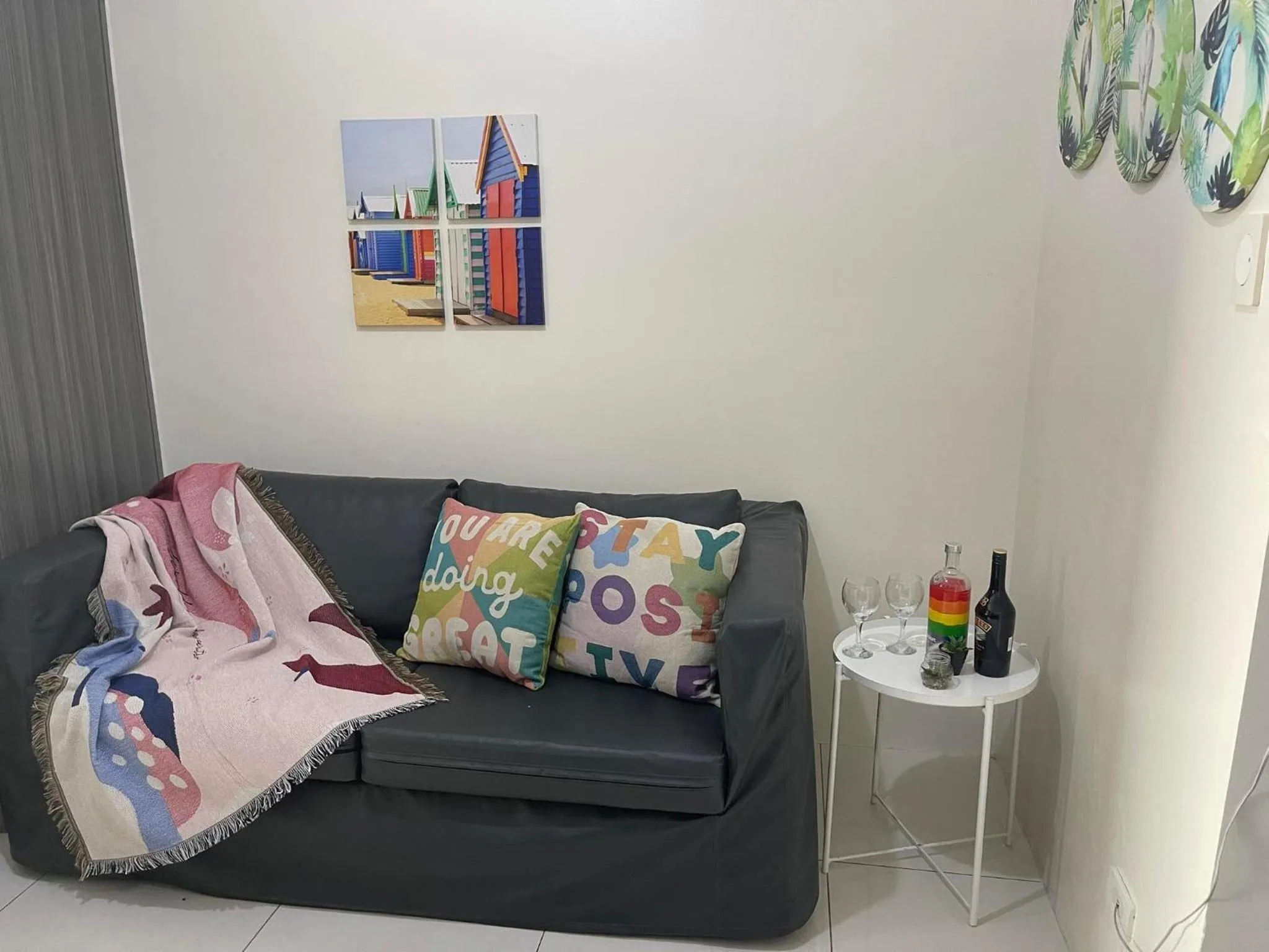 Living room, Seating Area in Green Residences Stays by PBYY