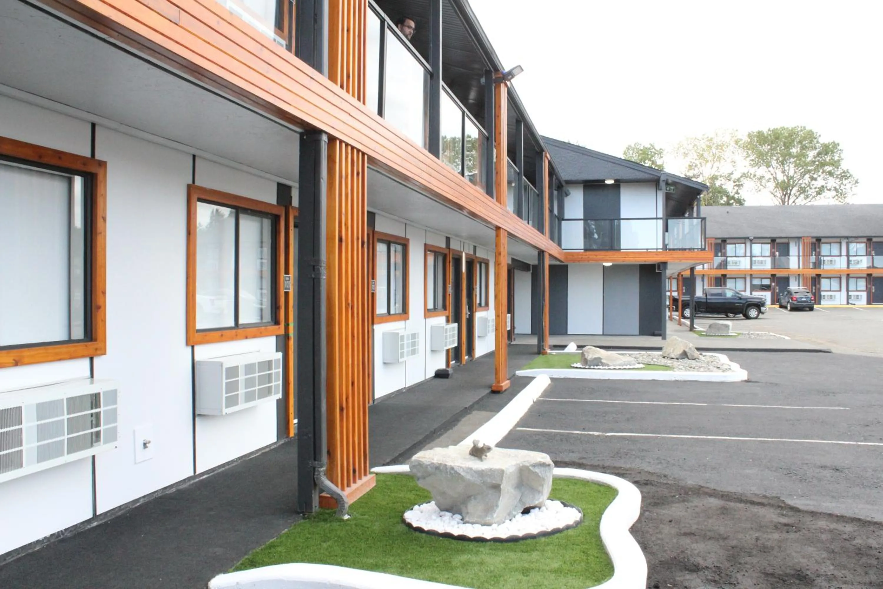 Property Building in Travelodge by Wyndham Courtenay BC