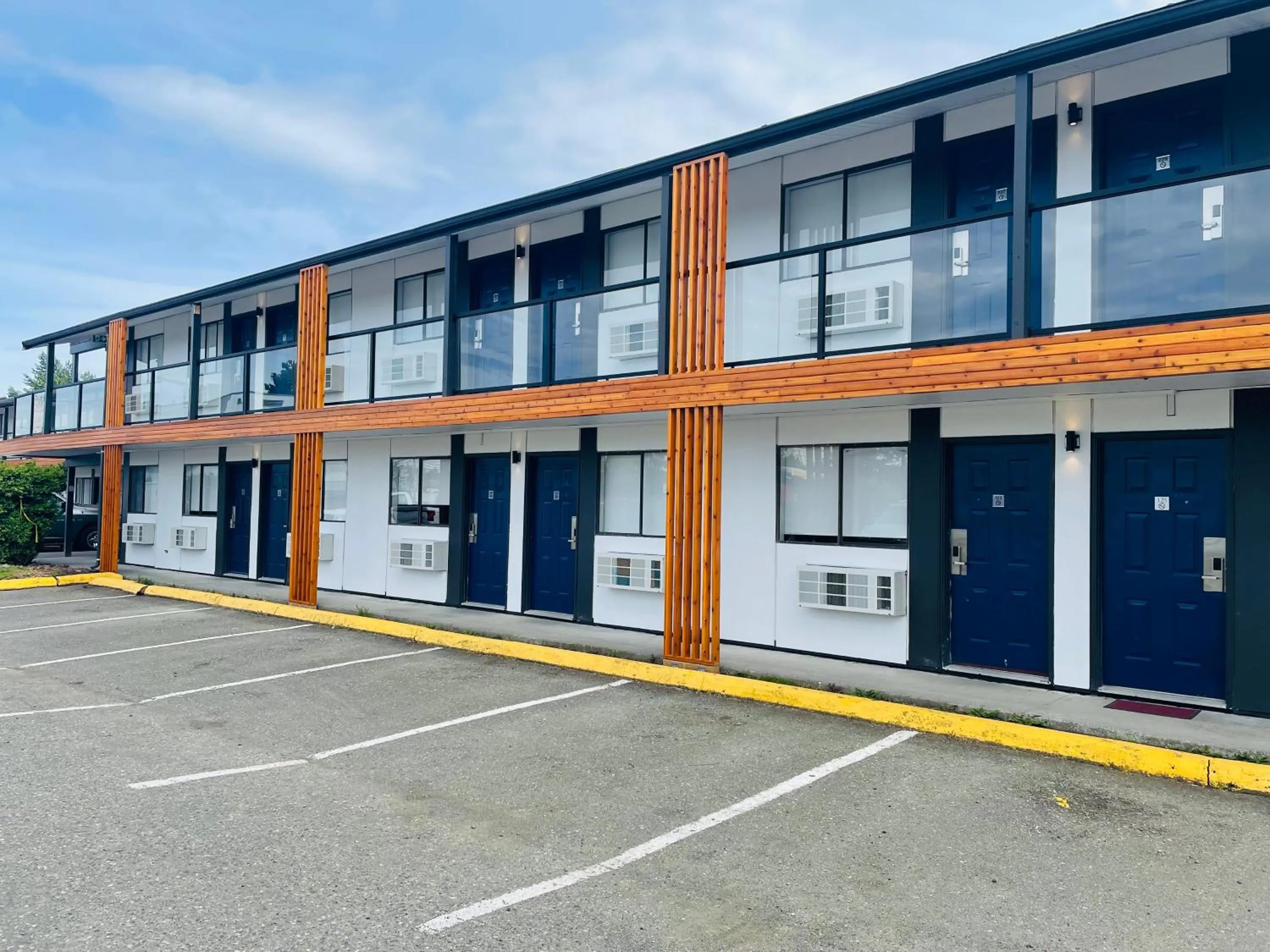 Property Building in Travelodge by Wyndham Courtenay BC