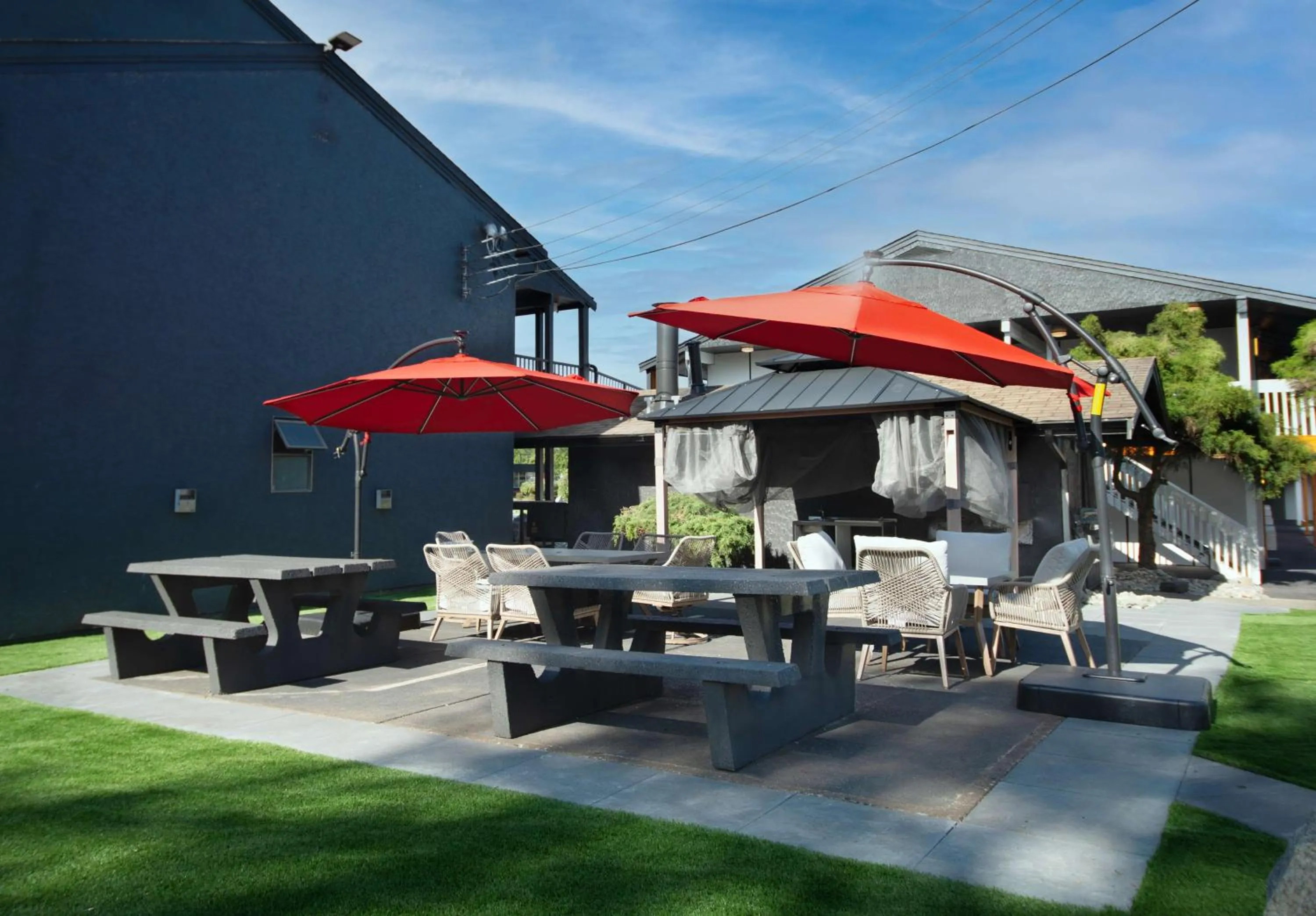 Property building in Travelodge by Wyndham Courtenay BC